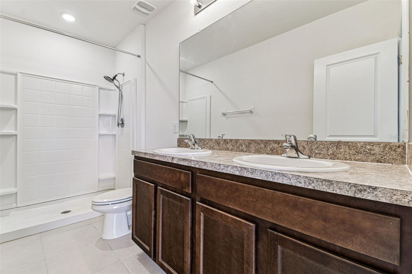 Image 11 of 39 For 2831 Suncoast Blend Drive