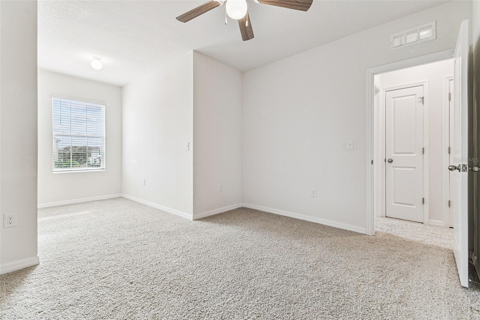 Image 15 of 39 For 2831 Suncoast Blend Drive