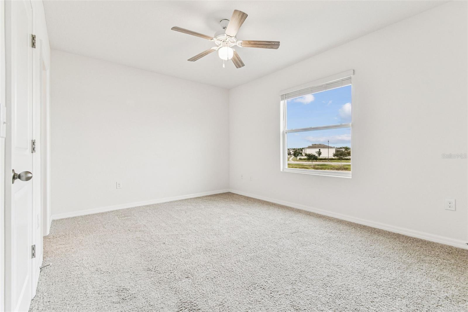 Image 22 of 39 For 2831 Suncoast Blend Drive