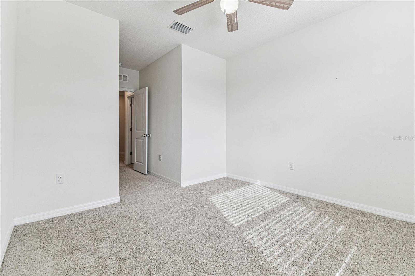 Image 24 of 39 For 2831 Suncoast Blend Drive