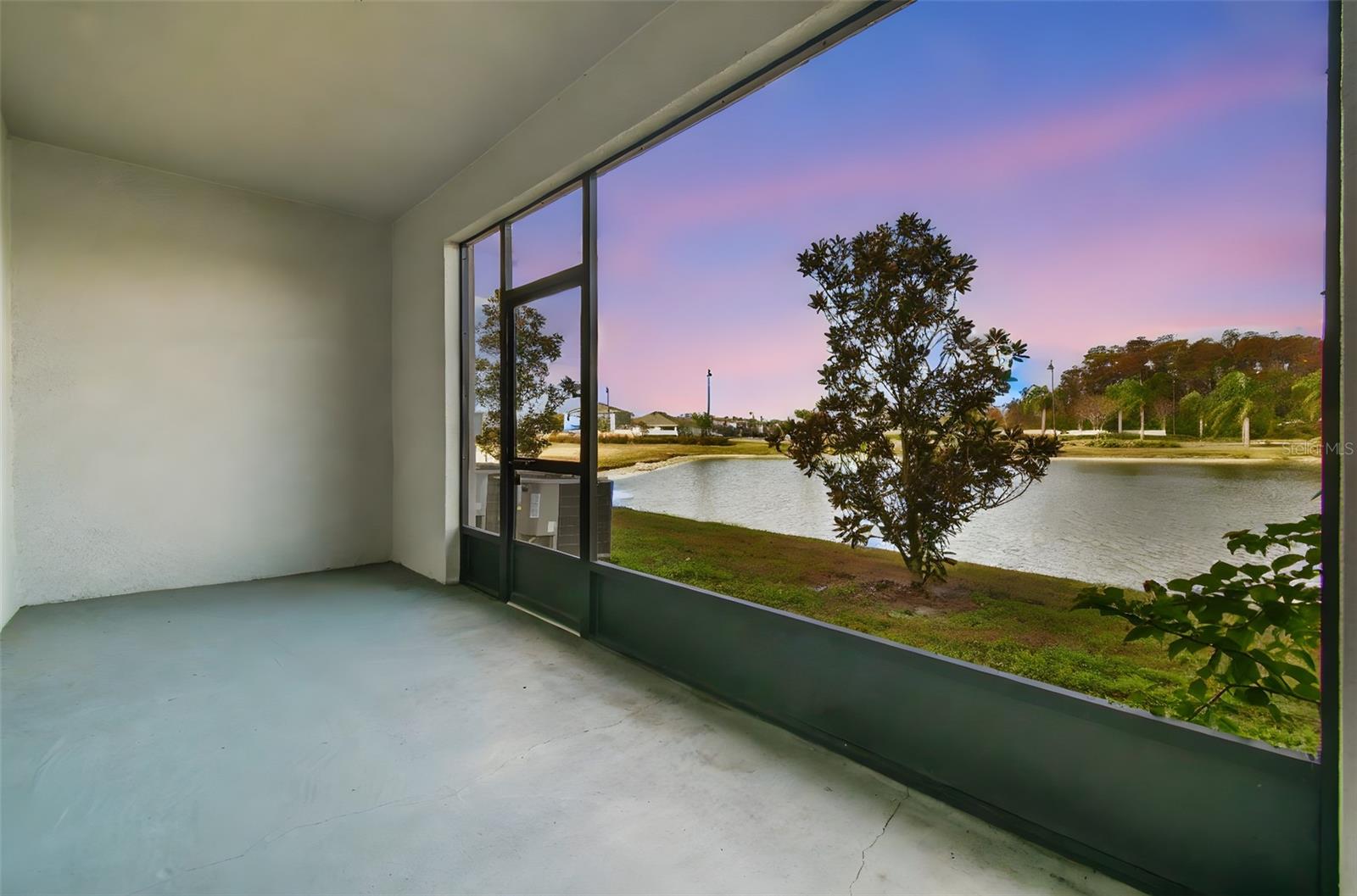 Image 29 of 39 For 2831 Suncoast Blend Drive