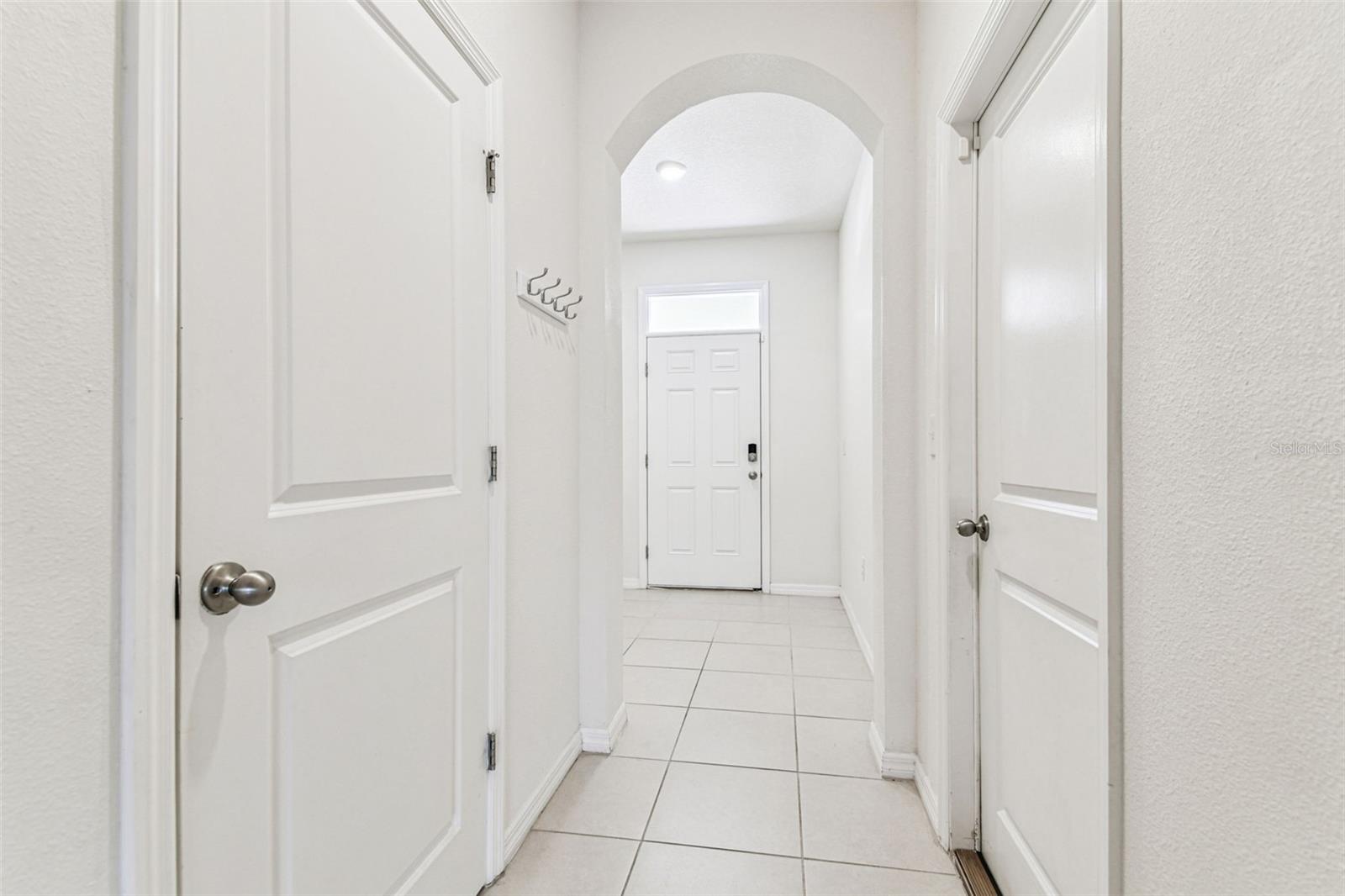 Image 4 of 39 For 2831 Suncoast Blend Drive