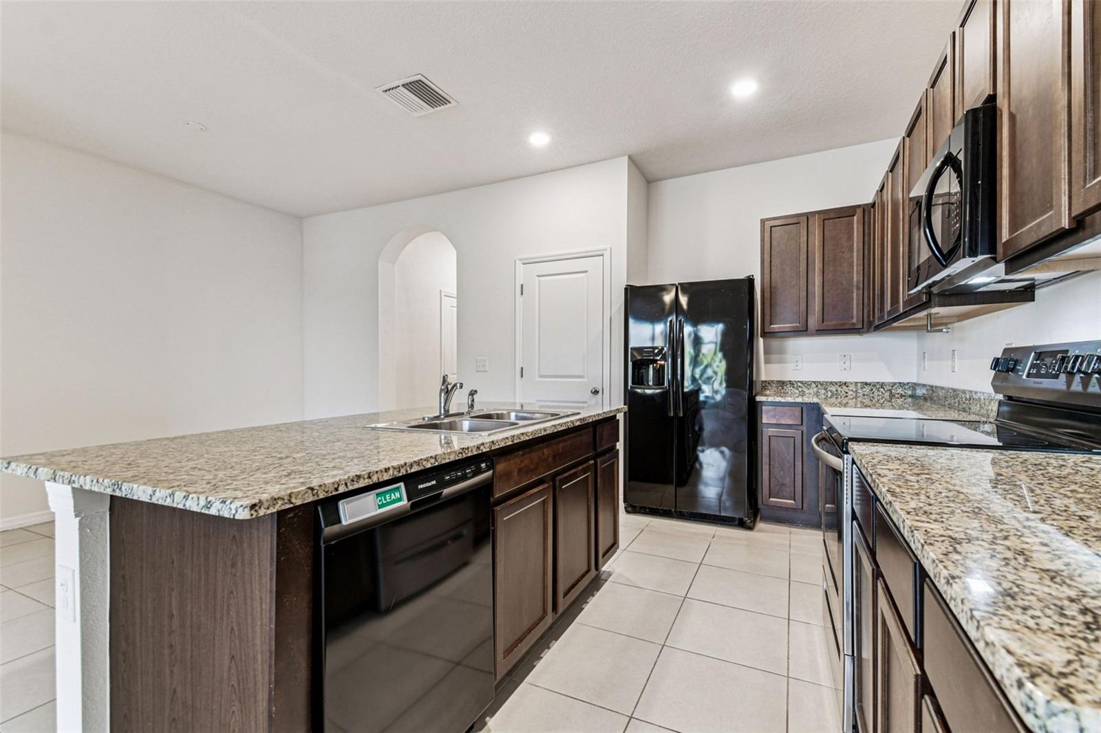 Image 5 of 39 For 2831 Suncoast Blend Drive