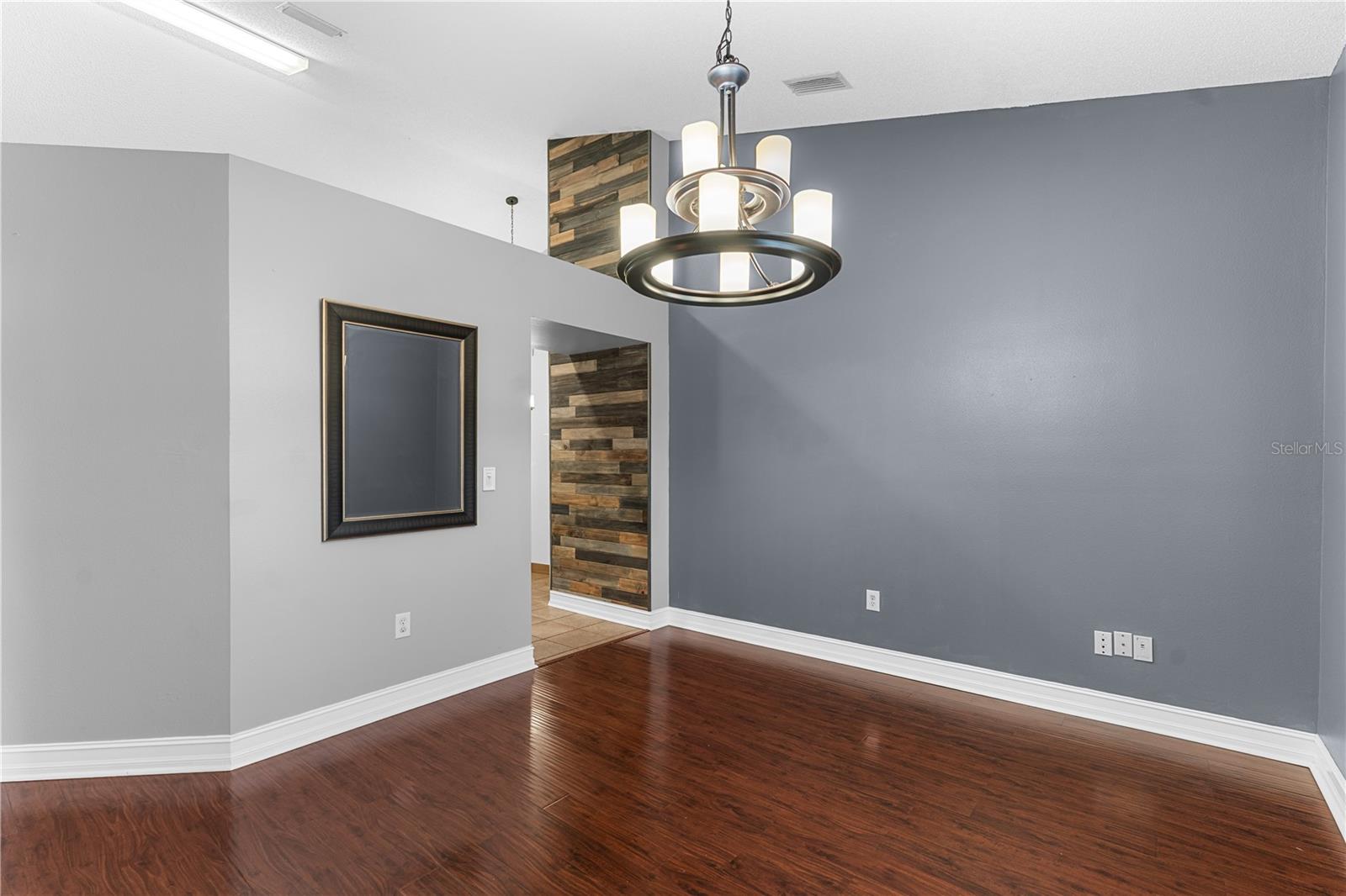 Image 18 of 68 For 26203 Corkwood Court