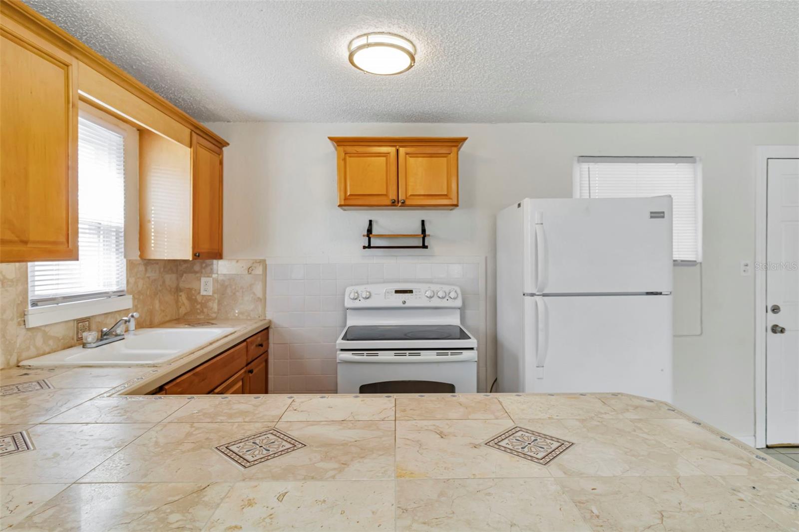 Image 6 of 12 For 809 Illinois Avenue