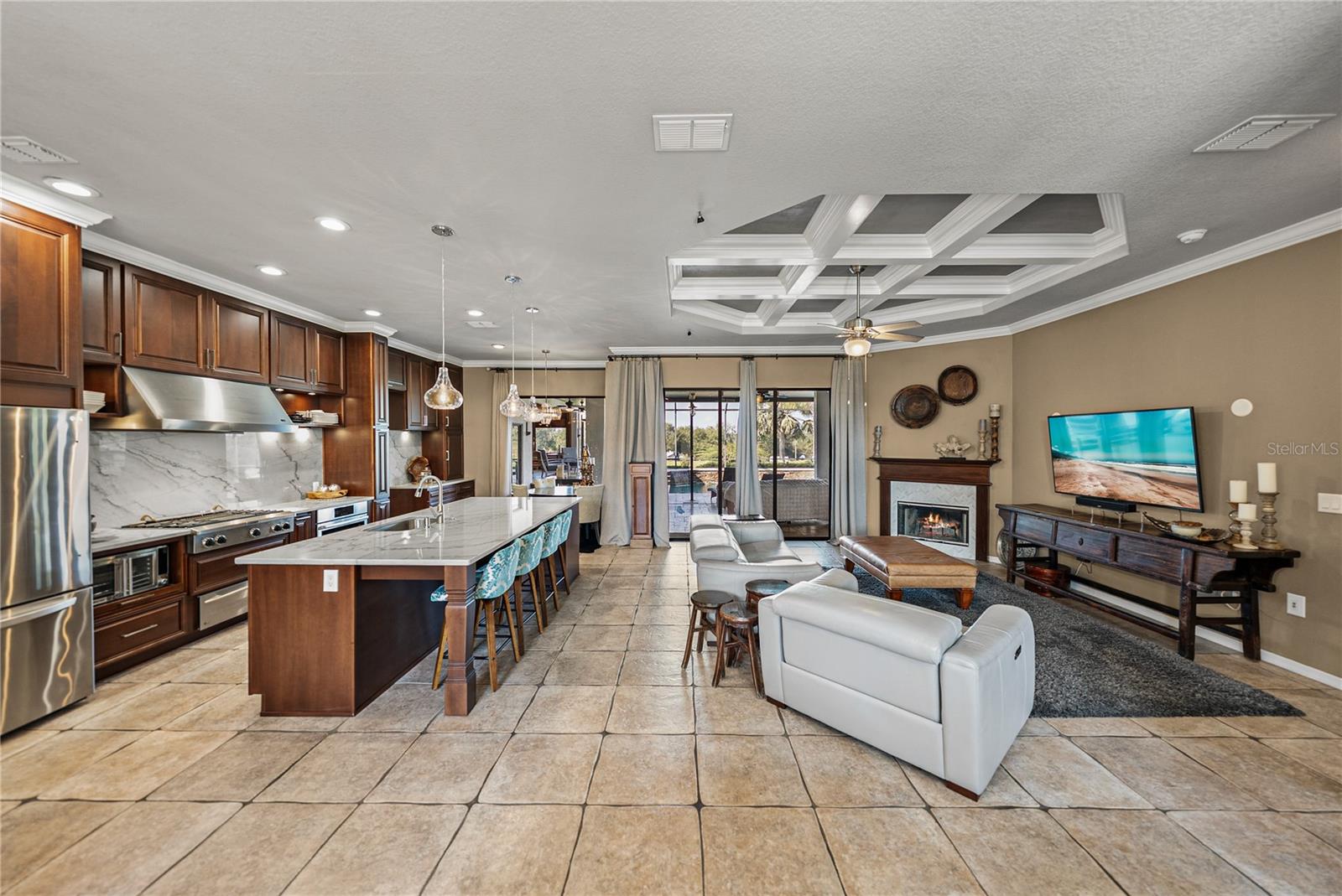 Listing photo id 8 for 13247 Thoroughbred Drive