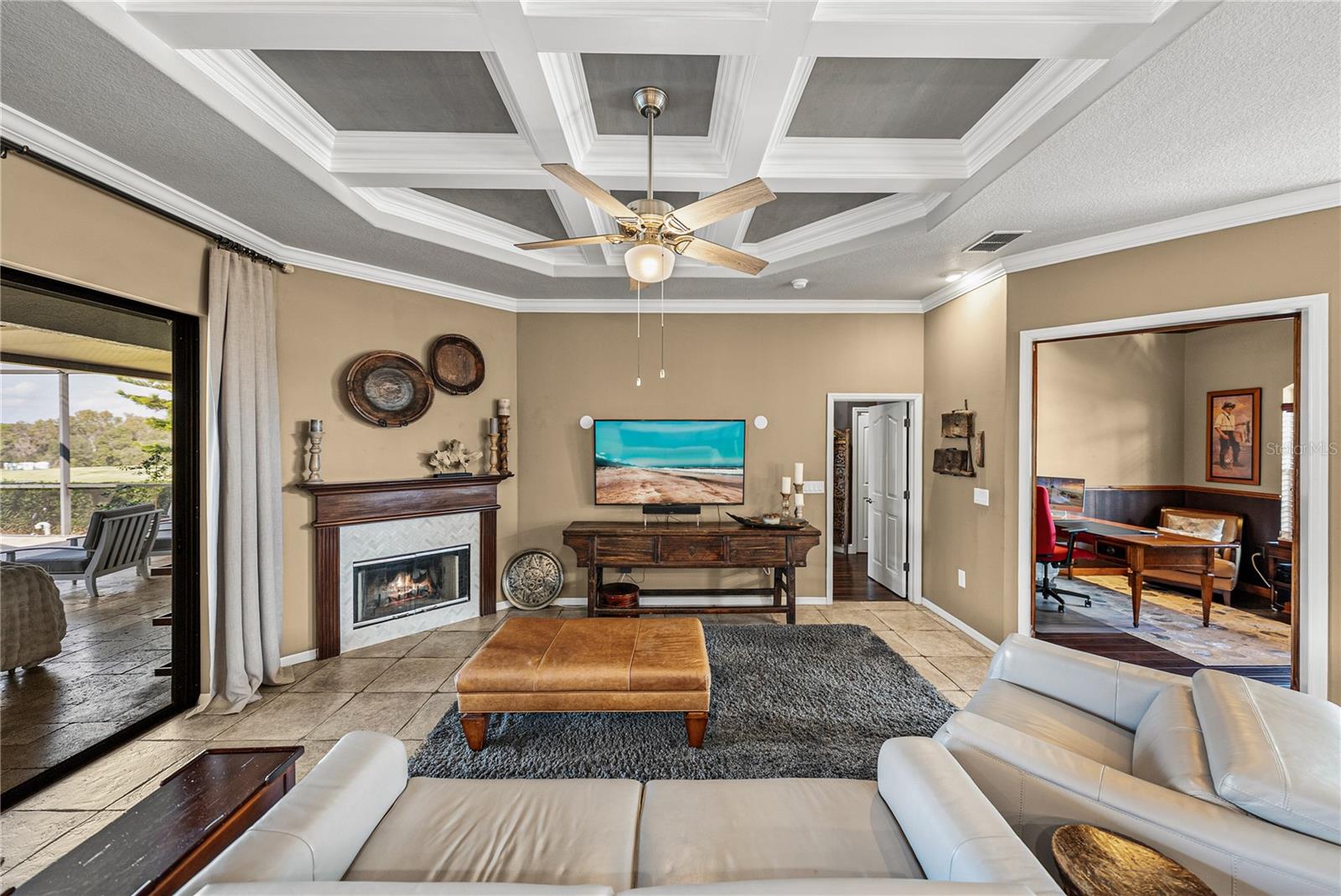 Listing photo id 18 for 13247 Thoroughbred Drive