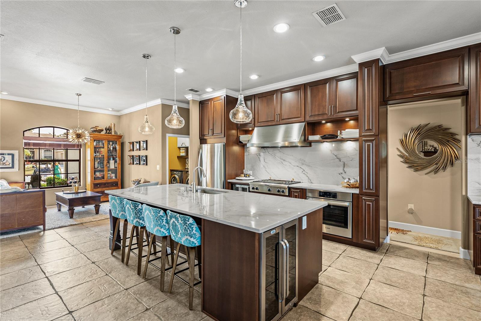 Listing photo id 23 for 13247 Thoroughbred Drive