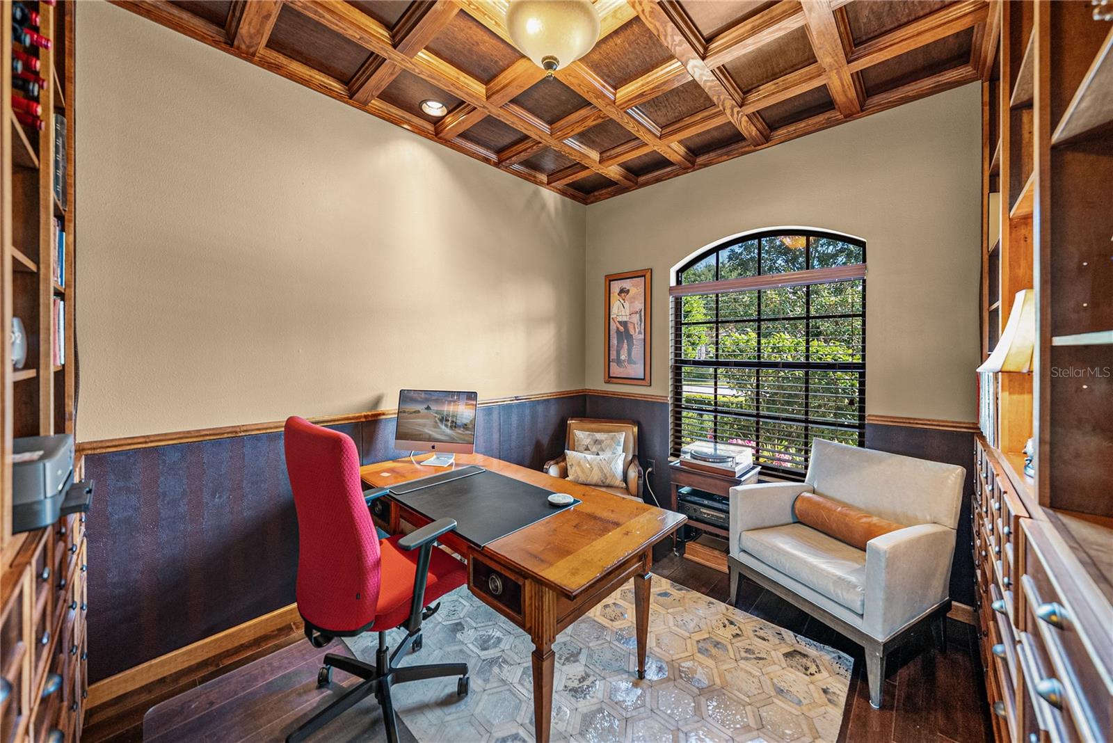 Listing photo id 32 for 13247 Thoroughbred Drive