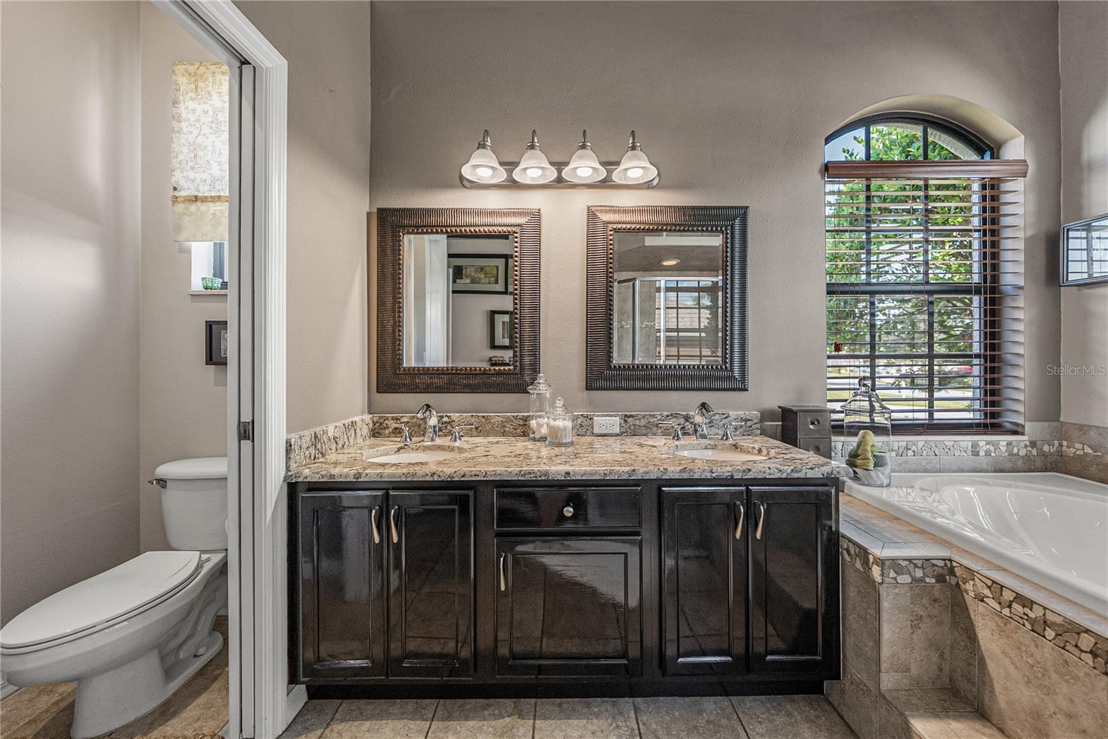 Listing photo id 43 for 13247 Thoroughbred Drive