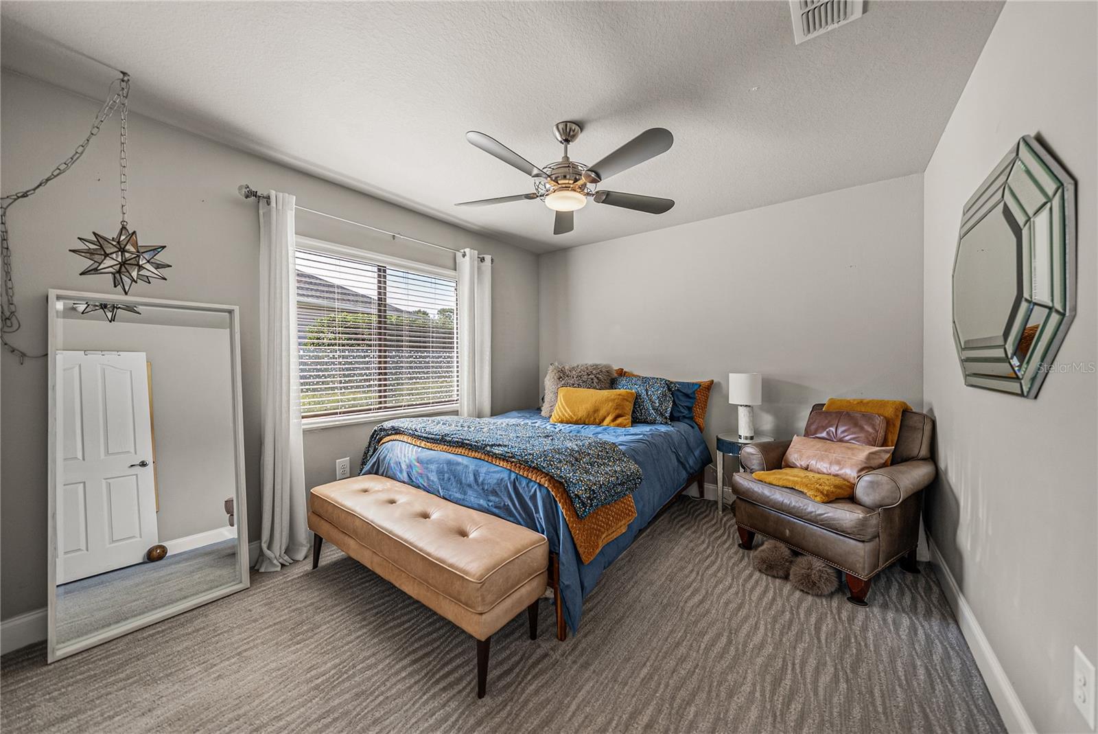 Listing photo id 50 for 13247 Thoroughbred Drive