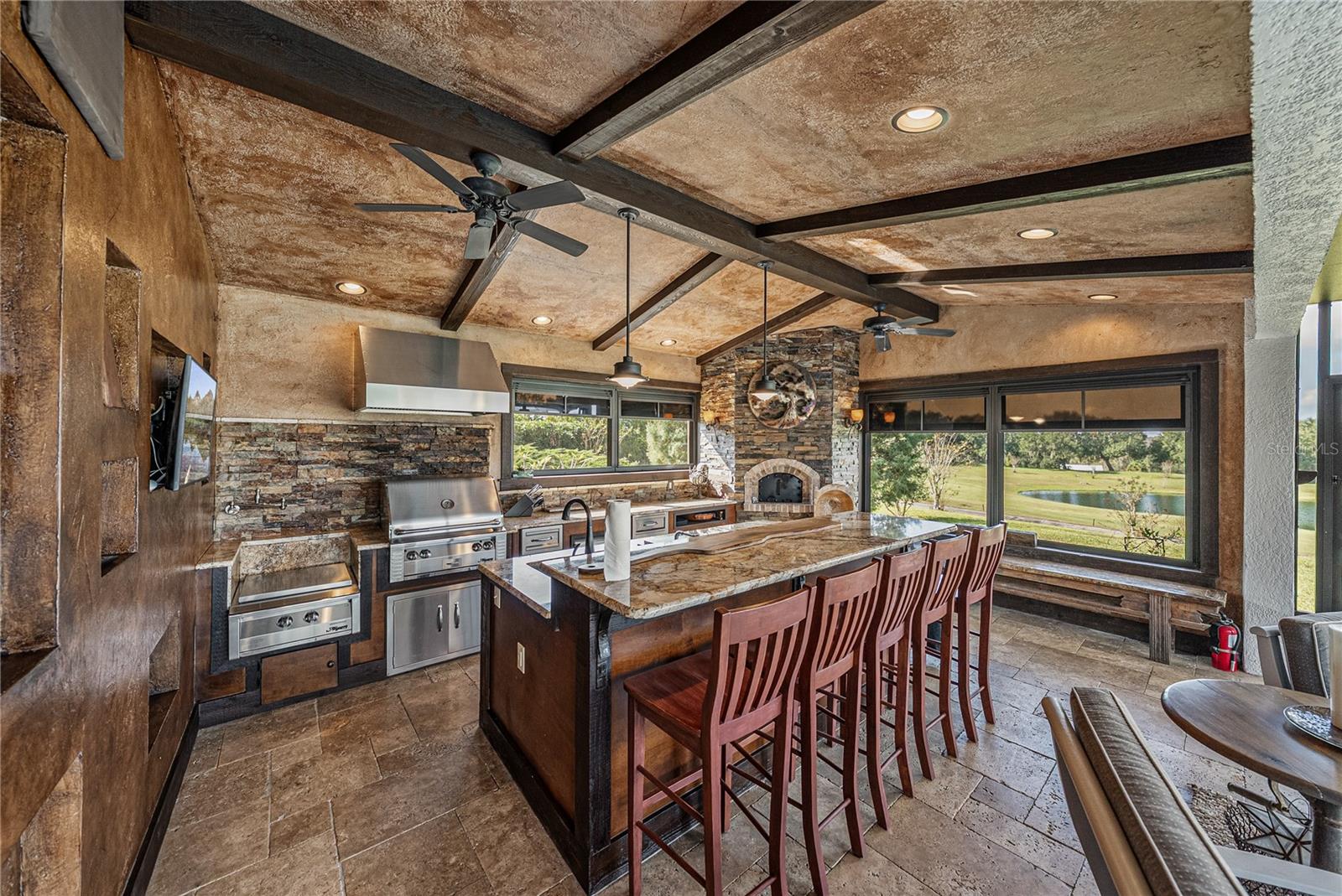 Listing photo id 59 for 13247 Thoroughbred Drive