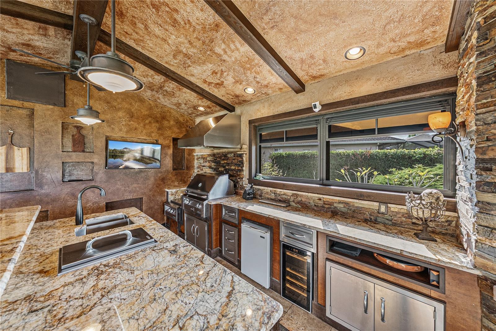 Listing photo id 62 for 13247 Thoroughbred Drive