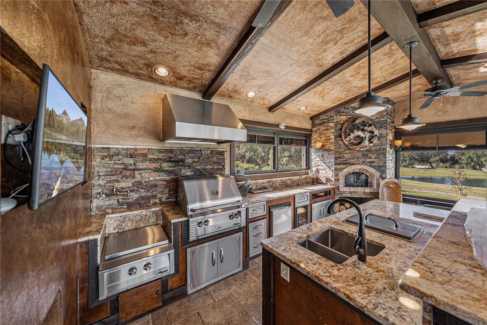 Listing photo id 66 for 13247 Thoroughbred Drive