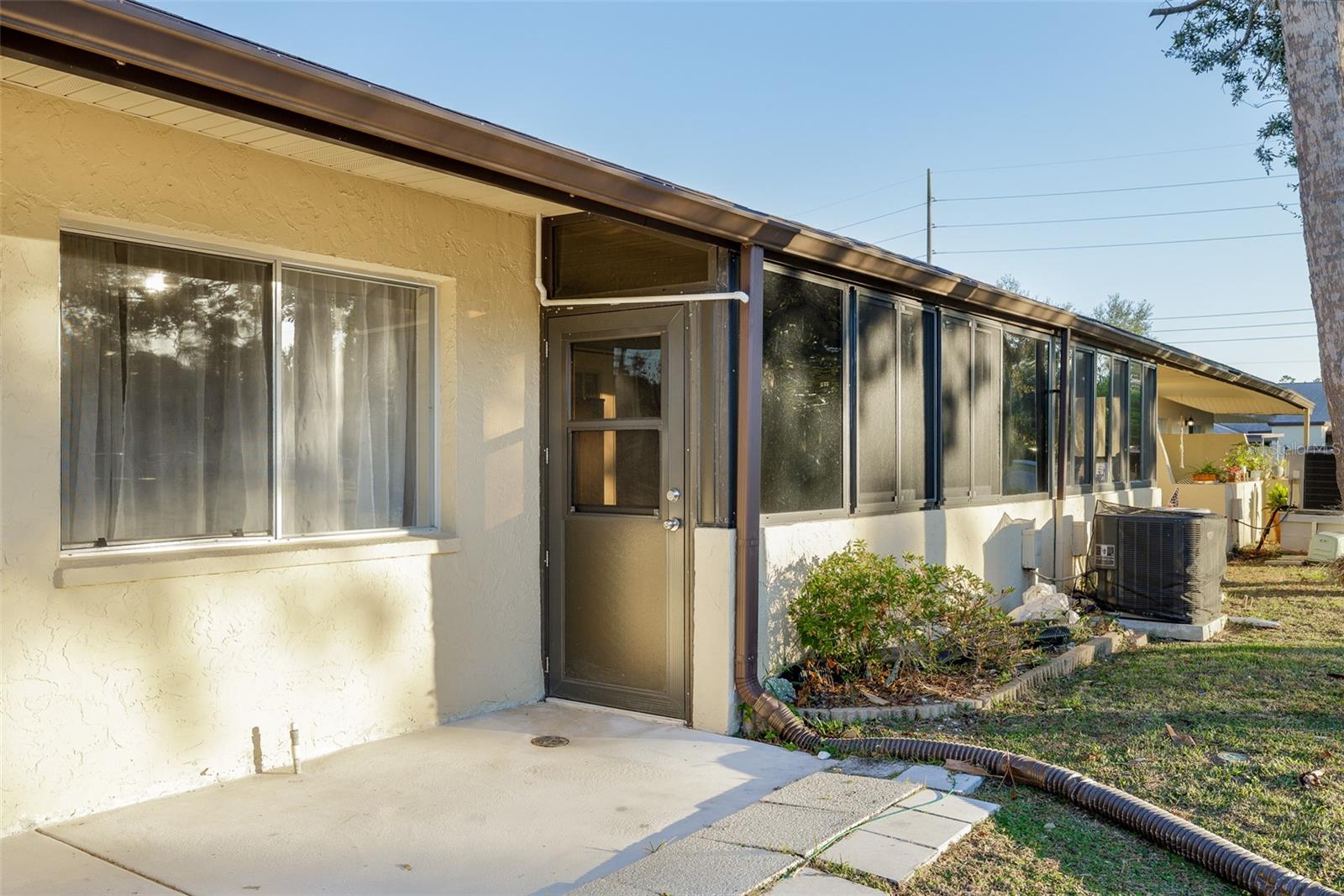 Image 10 of 21 For 1515 12th Court Se