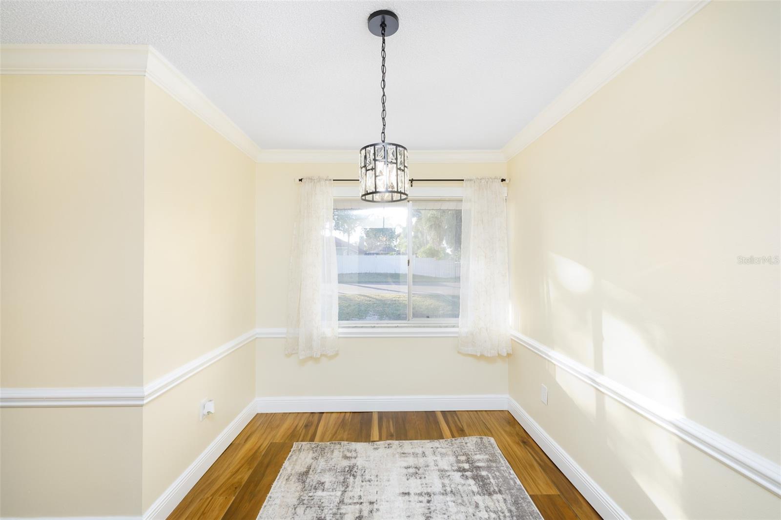 Image 6 of 21 For 1515 12th Court Se