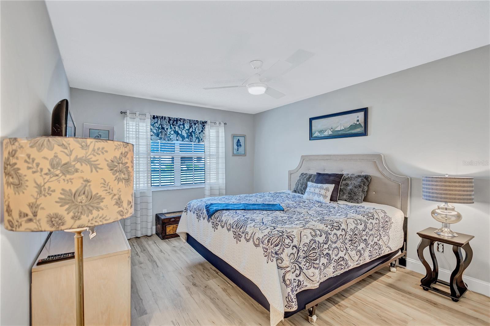 Image 23 of 66 For 3390 Stonehaven Court W A