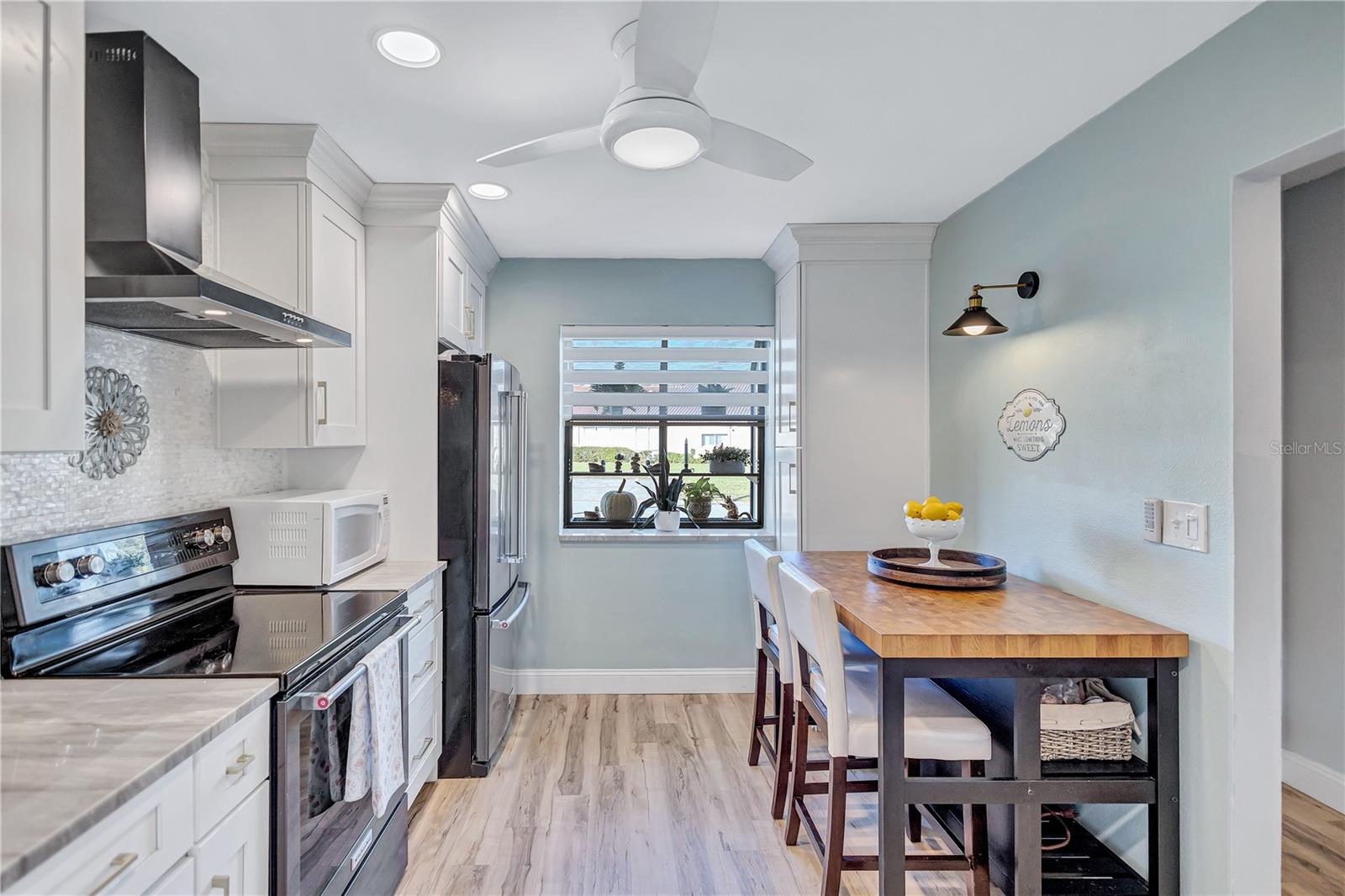 Image 4 of 66 For 3390 Stonehaven Court W A