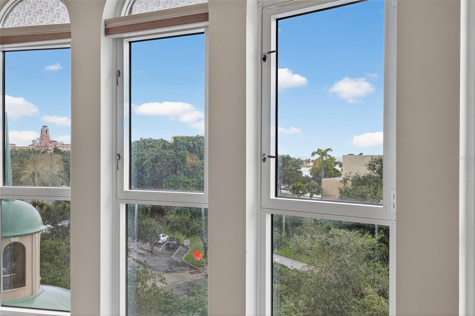 Image 12 of 66 For 288 Beach Drive Ne 4b