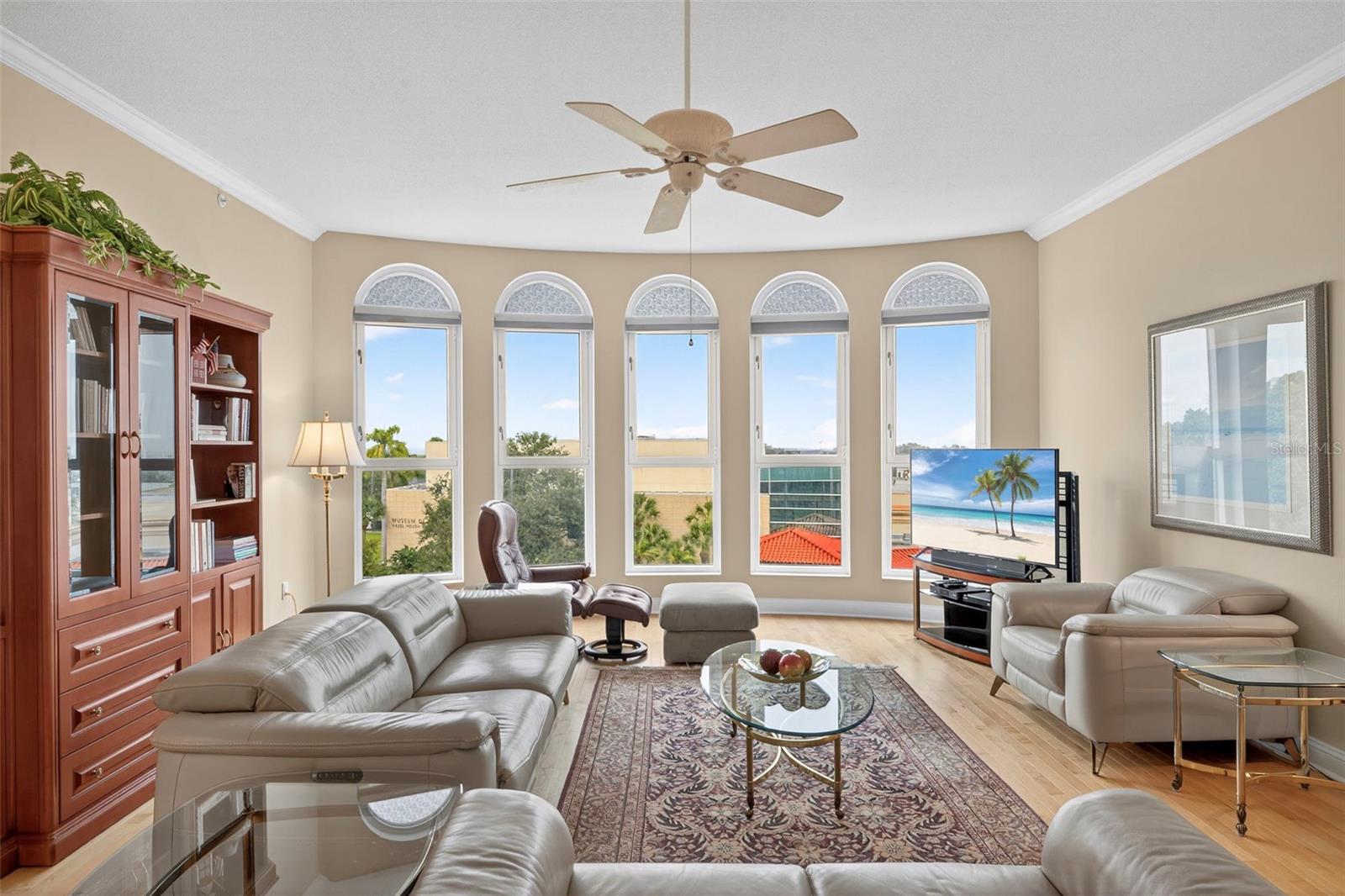 Image 17 of 66 For 288 Beach Drive Ne 4b