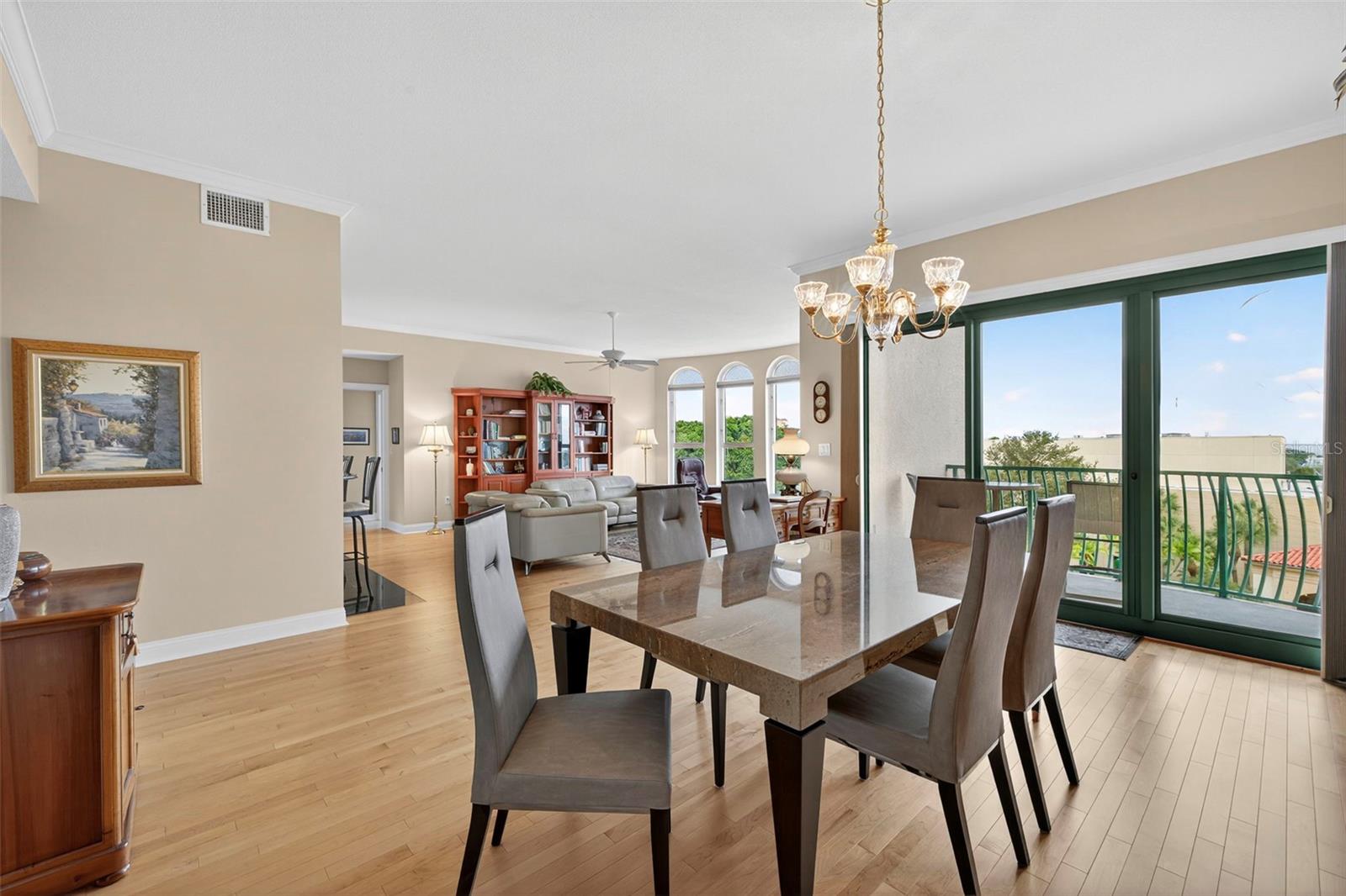 Image 18 of 66 For 288 Beach Drive Ne 4b