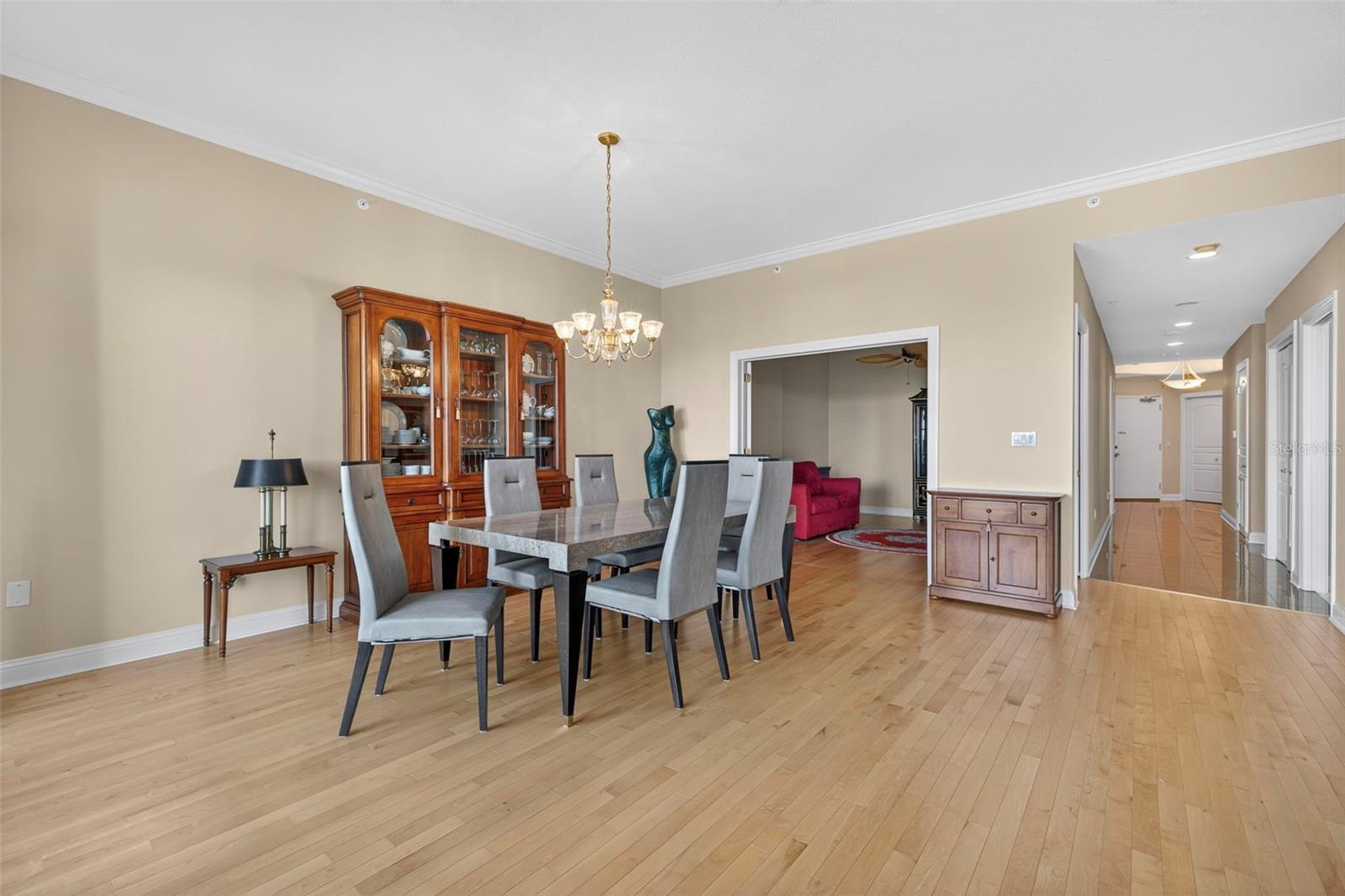 Image 19 of 66 For 288 Beach Drive Ne 4b