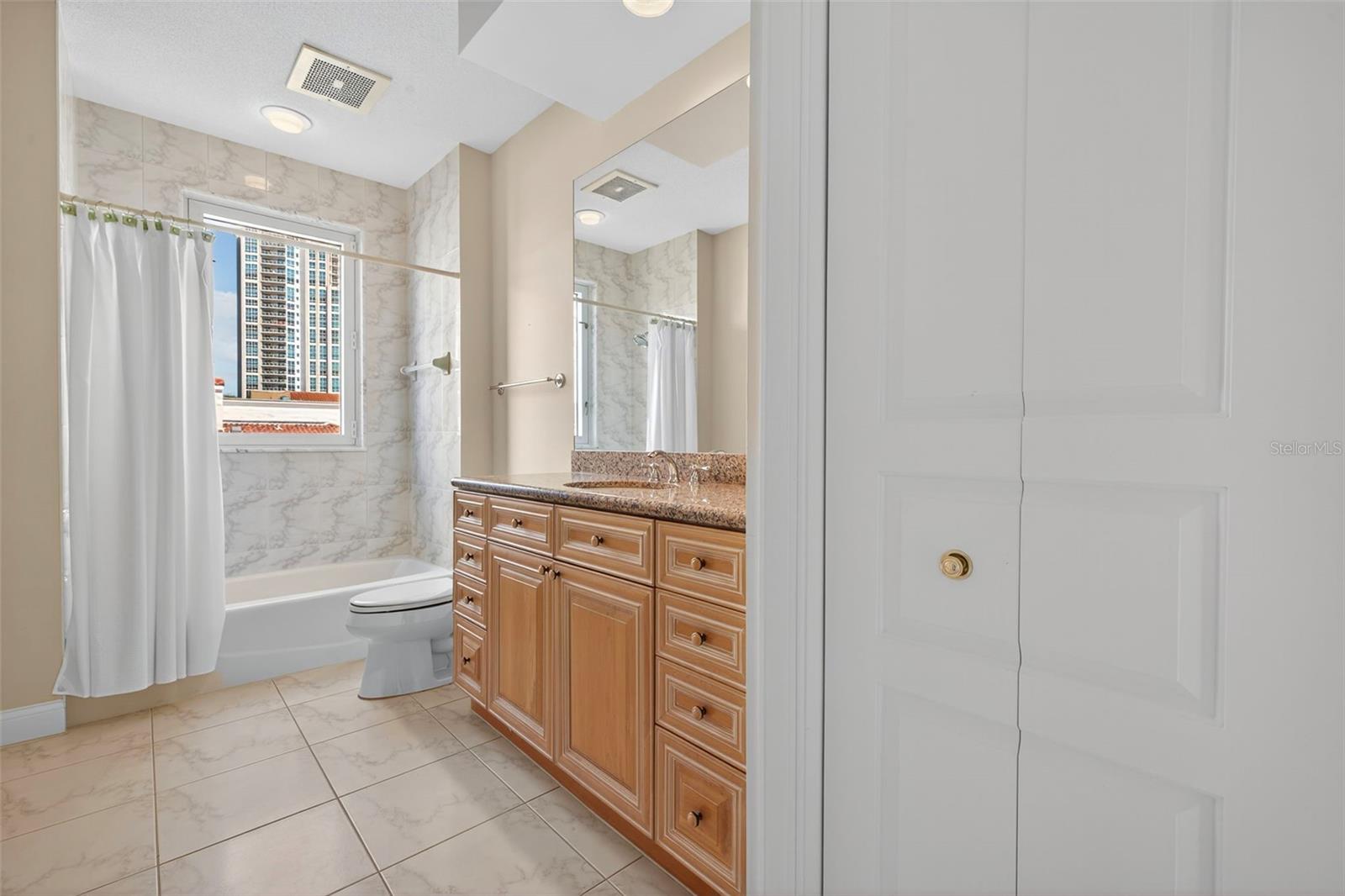 Image 43 of 66 For 288 Beach Drive Ne 4b