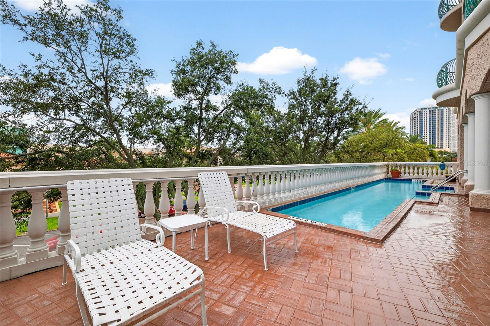 Image 54 of 66 For 288 Beach Drive Ne 4b