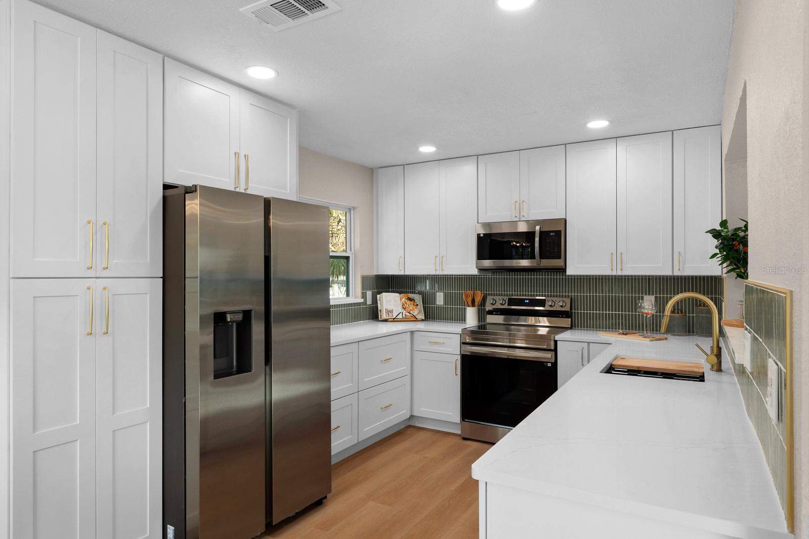 Image 8 of 28 For 1766 Scranton Street S