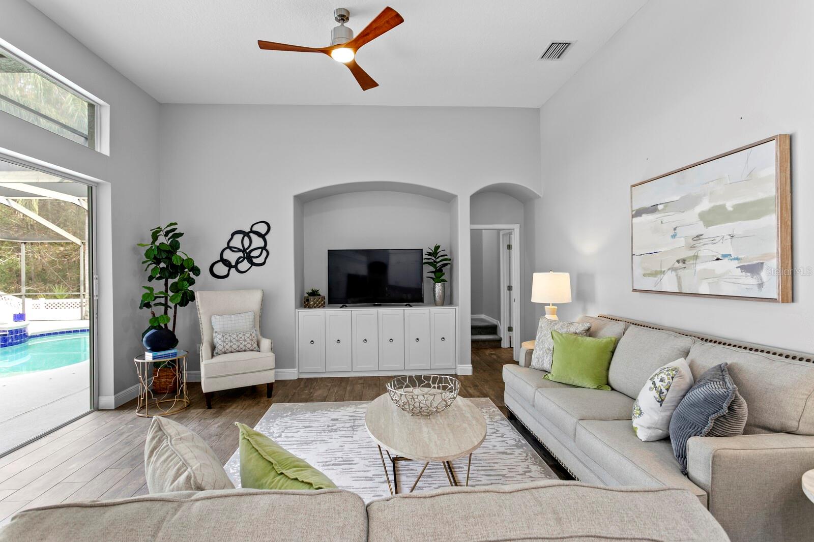 Listing photo id 12 for 17384 Emerald Chase Drive