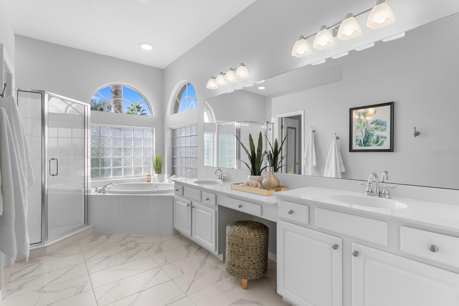 Listing photo id 33 for 17384 Emerald Chase Drive