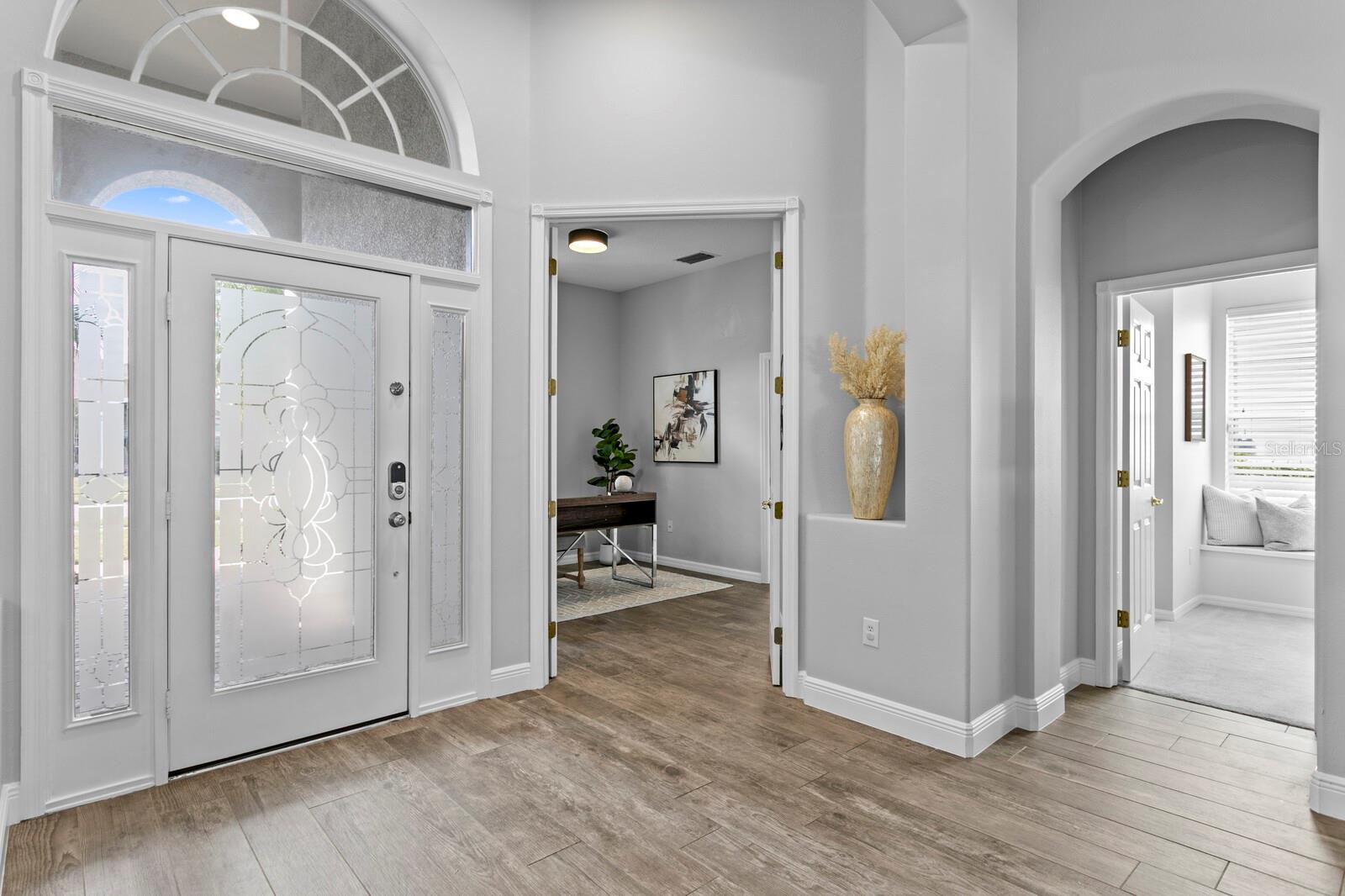 Listing photo id 3 for 17384 Emerald Chase Drive