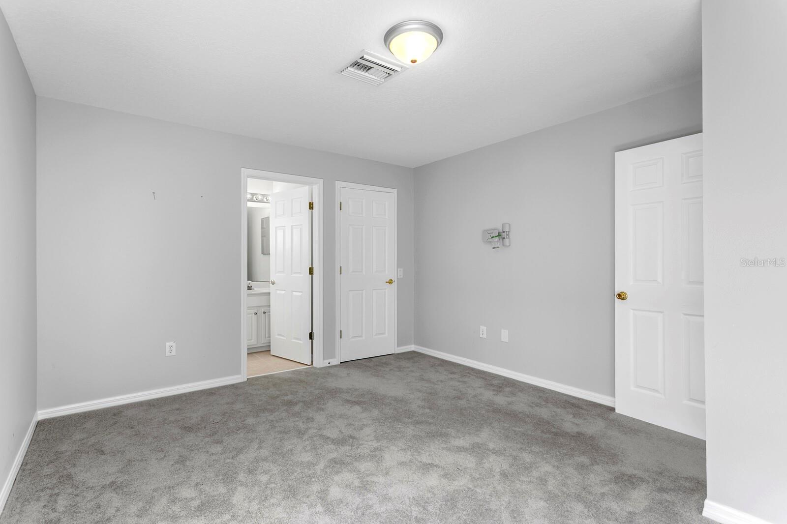 Listing photo id 49 for 17384 Emerald Chase Drive