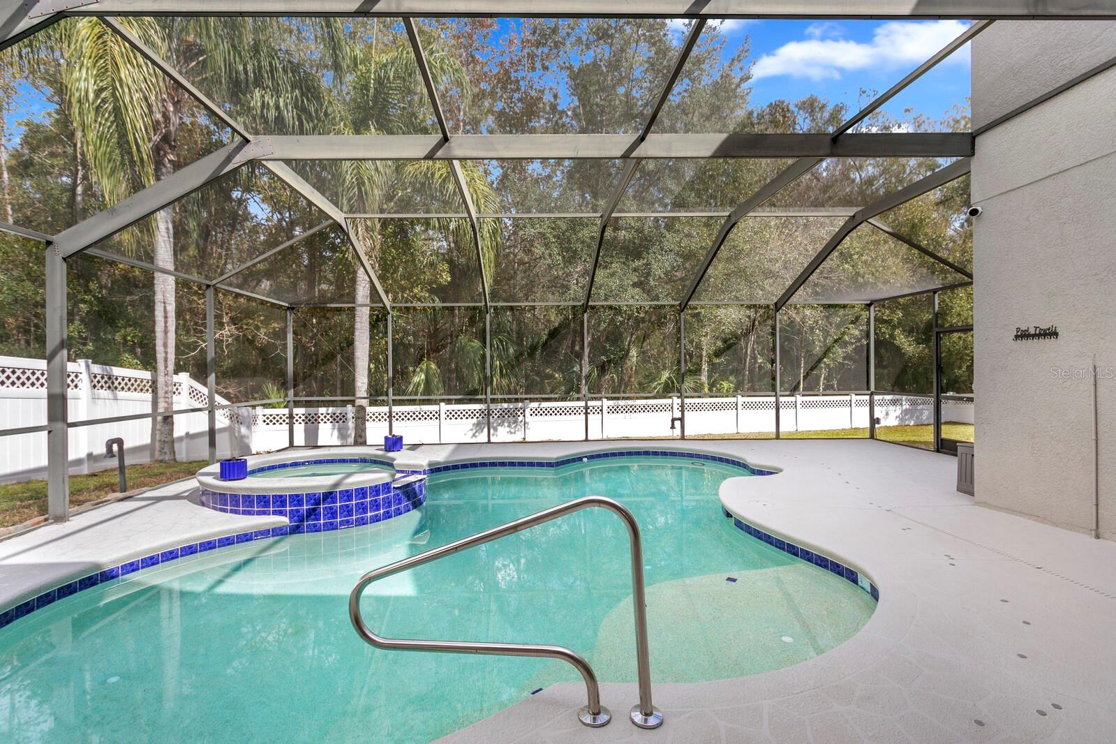 Listing photo id 55 for 17384 Emerald Chase Drive