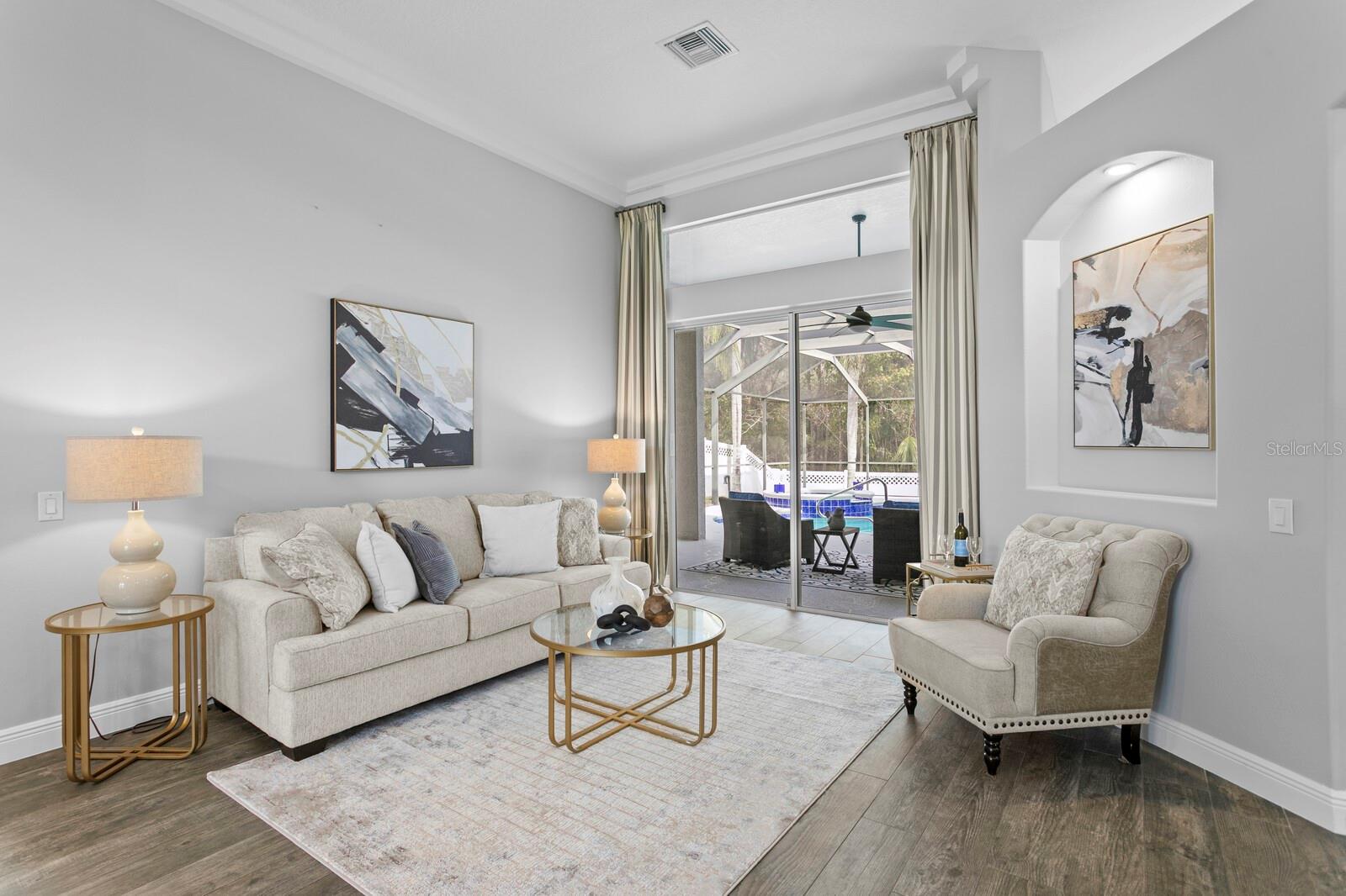 Listing photo id 5 for 17384 Emerald Chase Drive