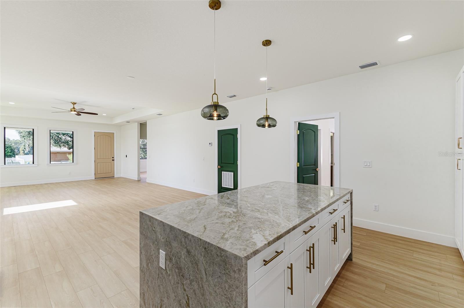 Image 13 of 35 For 7905 Greenwood Avenue