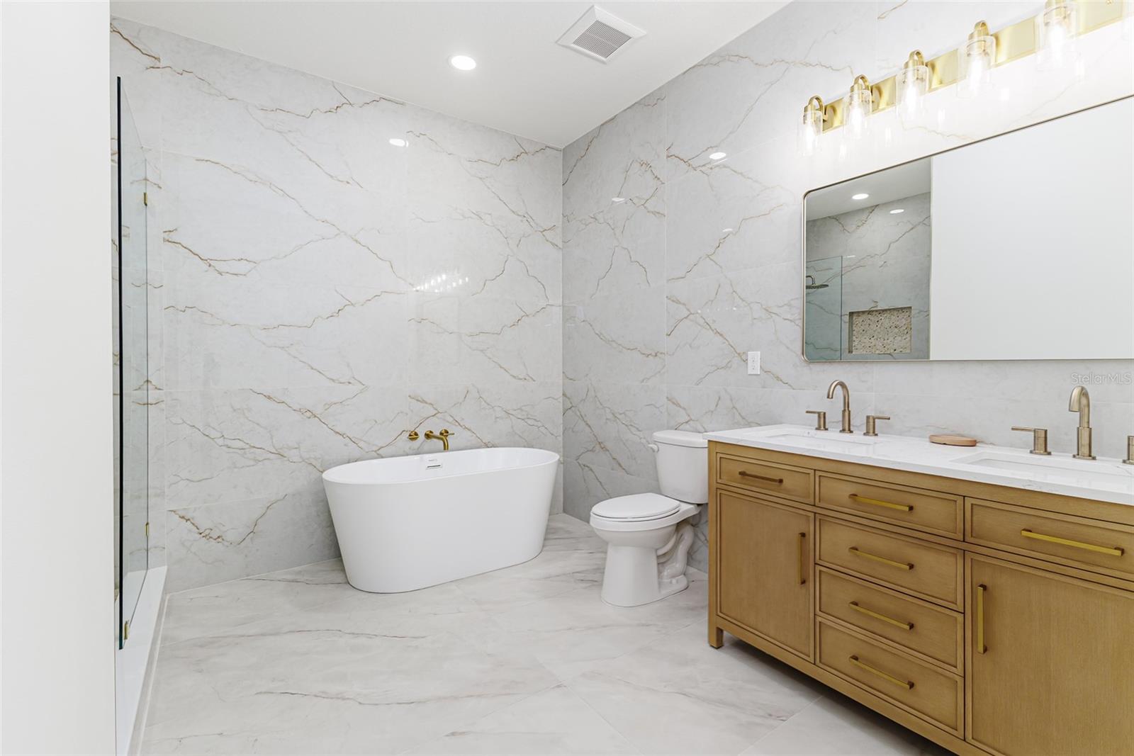 Image 17 of 35 For 7905 Greenwood Avenue