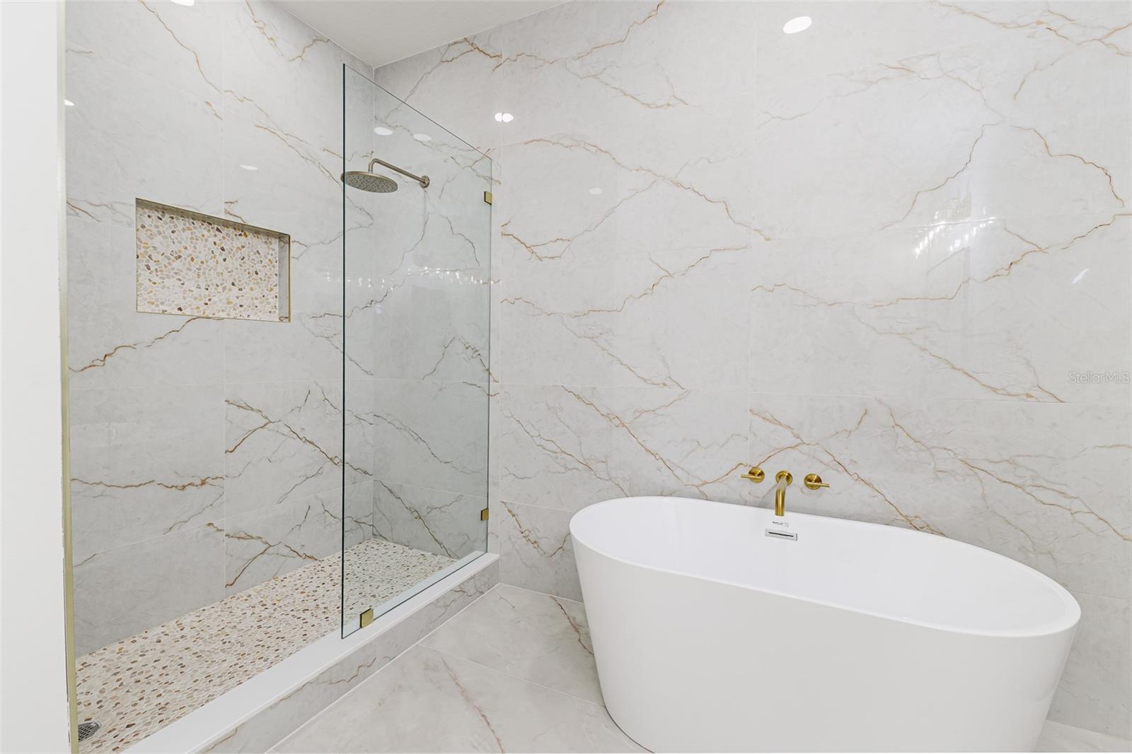 Image 19 of 35 For 7905 Greenwood Avenue