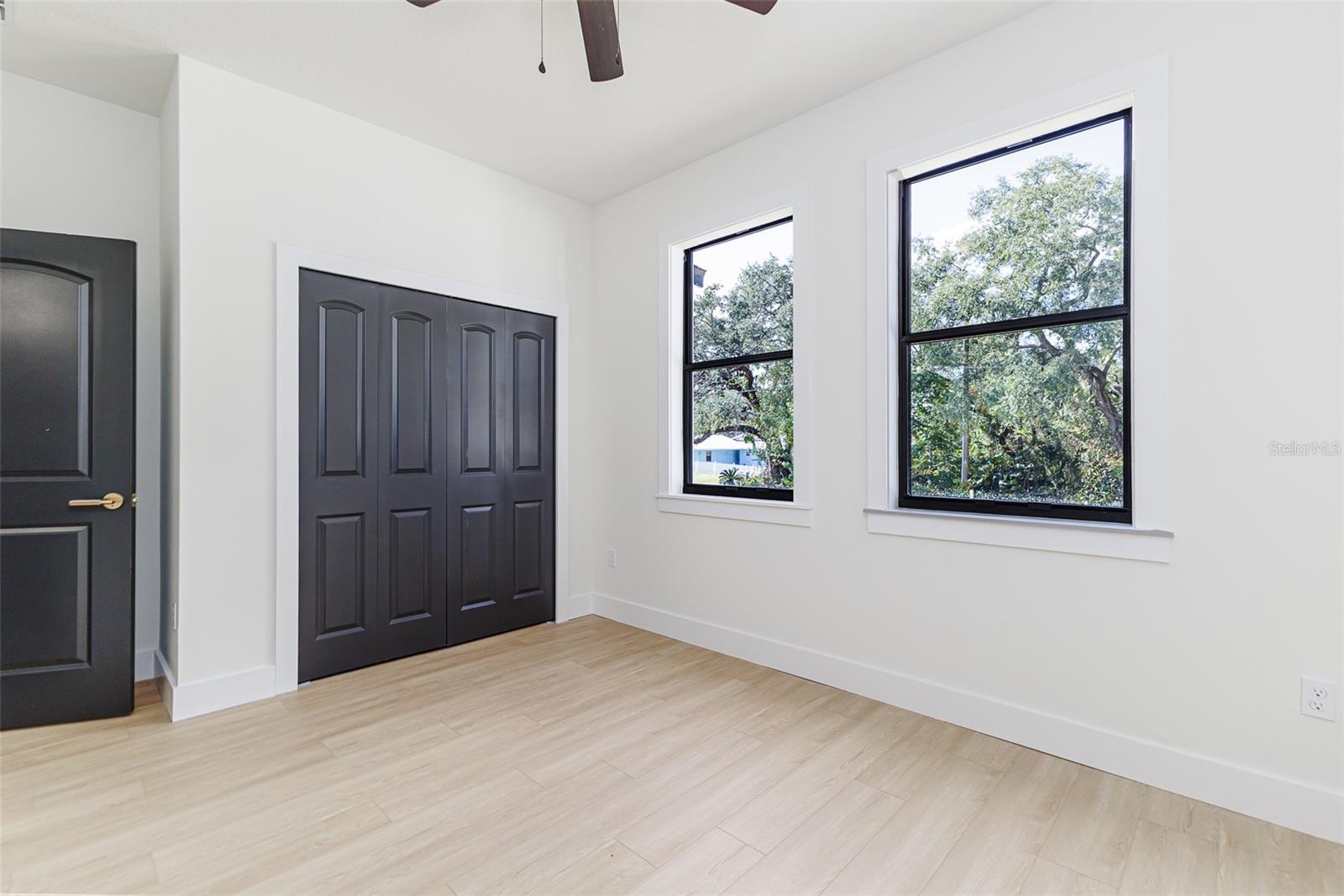 Image 26 of 35 For 7905 Greenwood Avenue