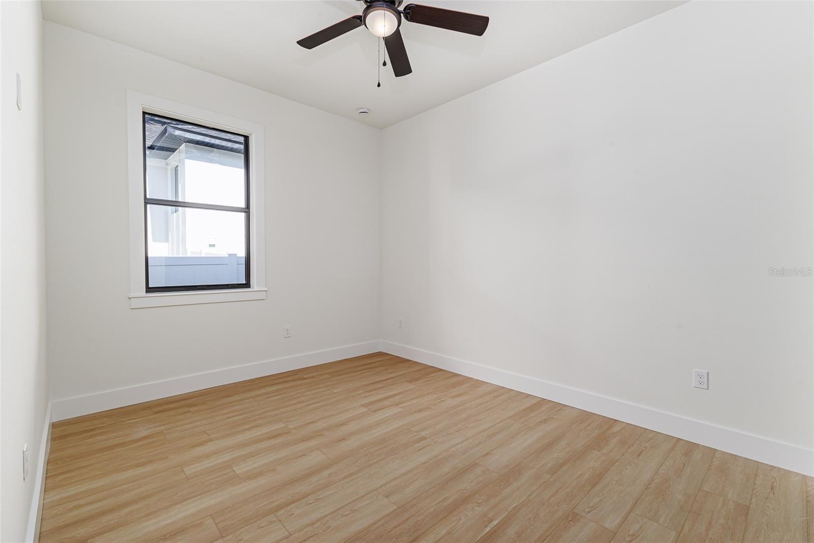 Image 27 of 35 For 7905 Greenwood Avenue