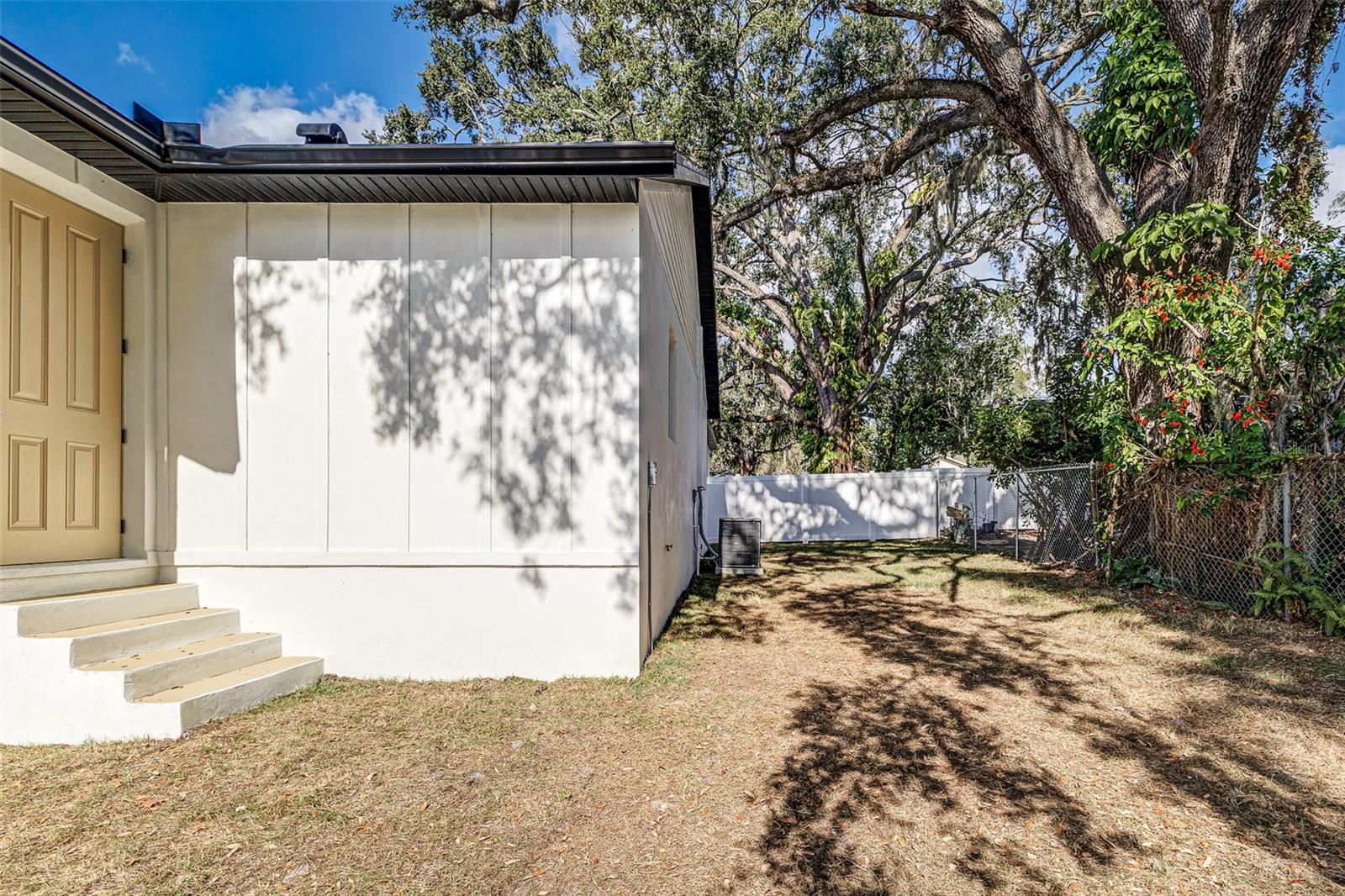 Image 29 of 35 For 7905 Greenwood Avenue