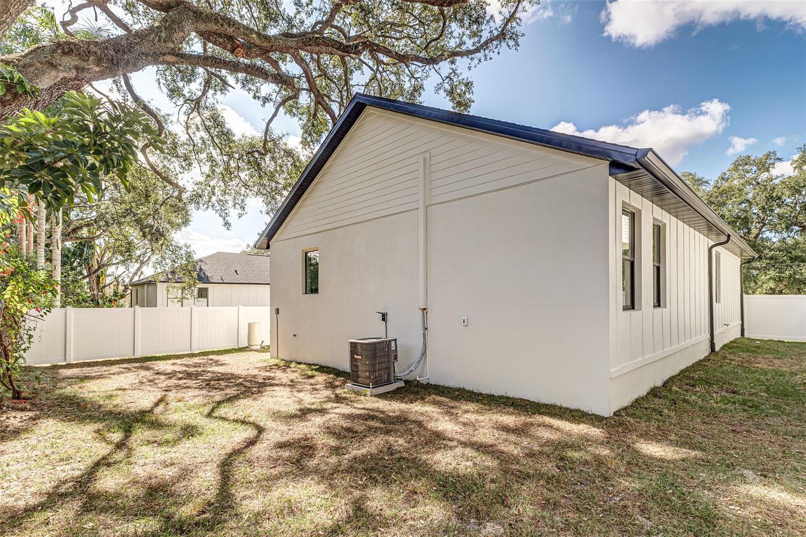 Image 30 of 35 For 7905 Greenwood Avenue