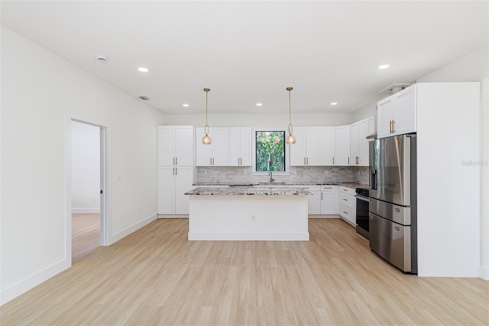 Image 7 of 35 For 7905 Greenwood Avenue