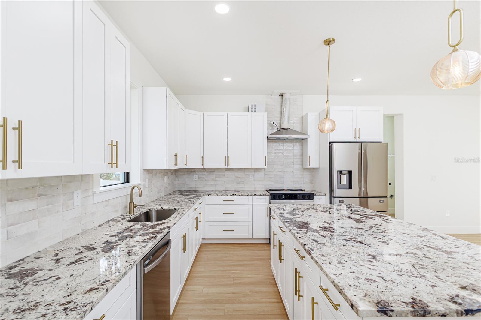 Image 9 of 35 For 7905 Greenwood Avenue