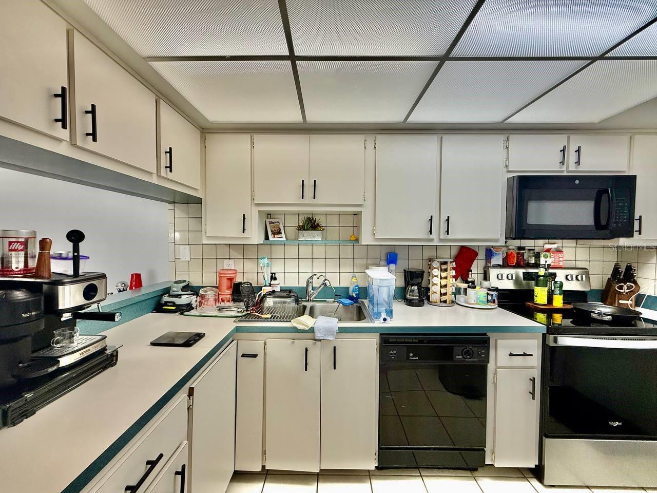 Image 13 of 29 For 1843 Bough Avenue B