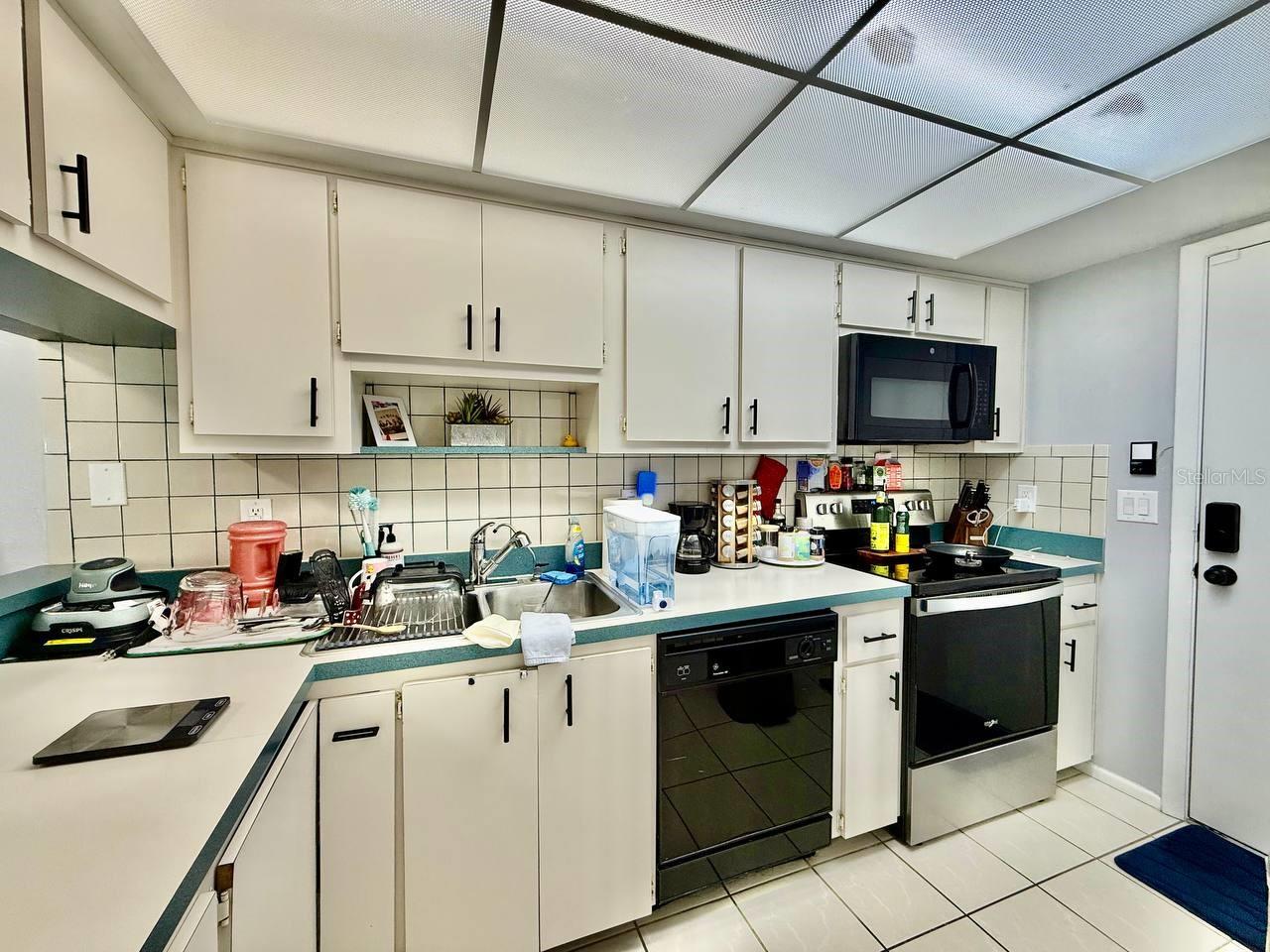 Image 14 of 29 For 1843 Bough Avenue B