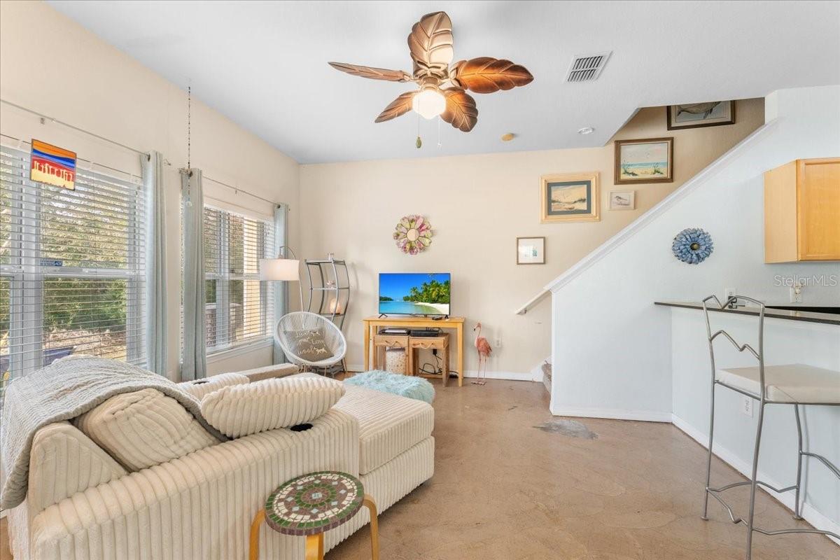 Image 9 of 40 For 18002 New Wales Place