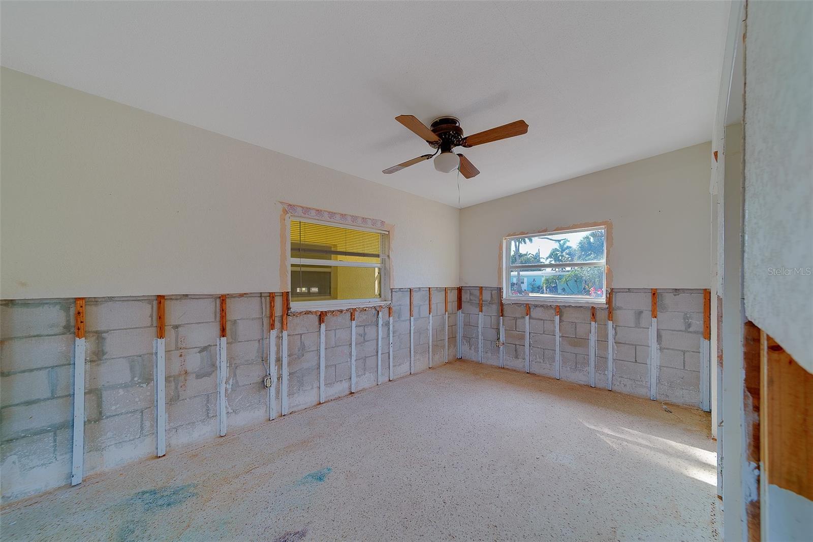 Image 15 of 38 For 6960 Shore Drive S