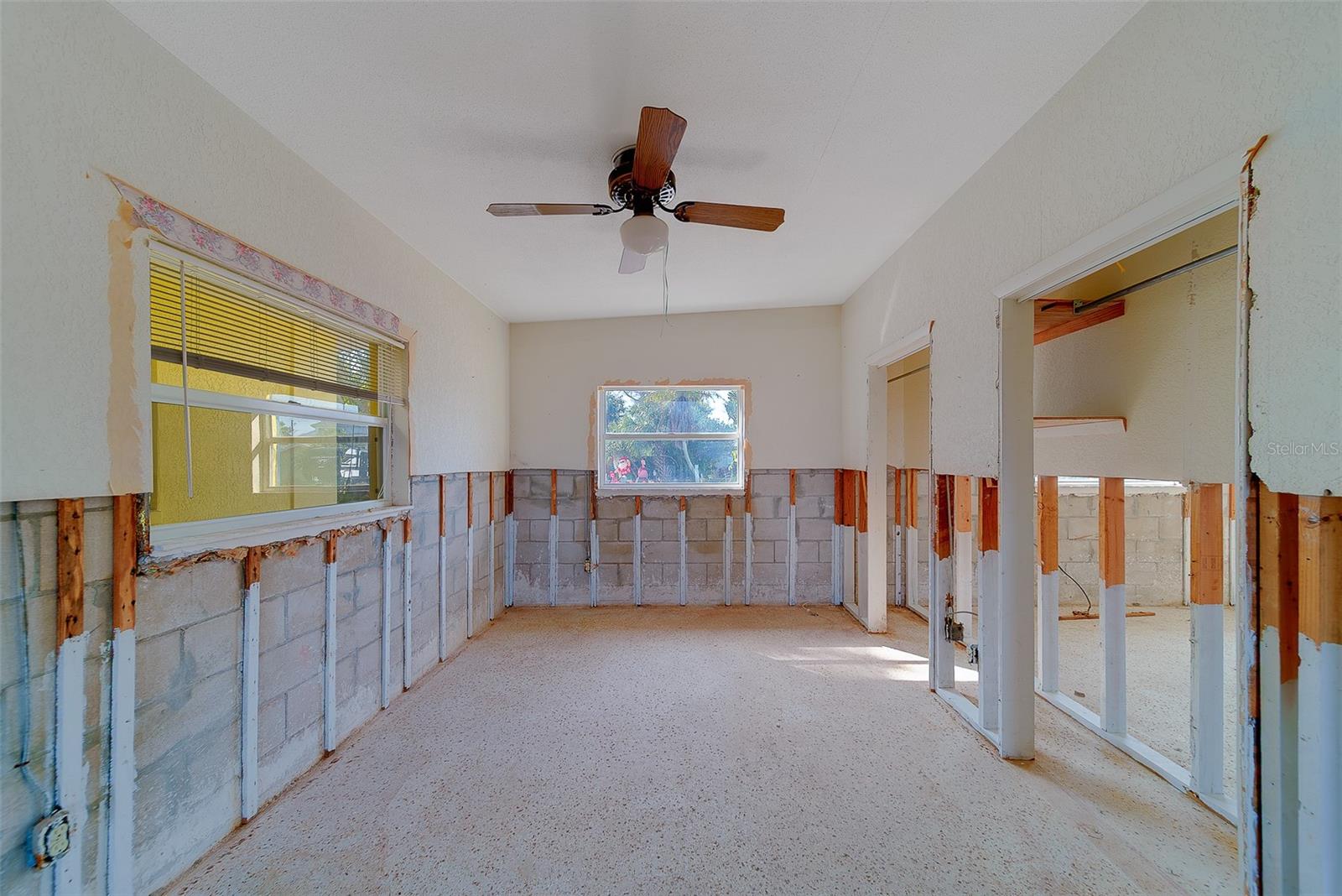 Image 16 of 38 For 6960 Shore Drive S