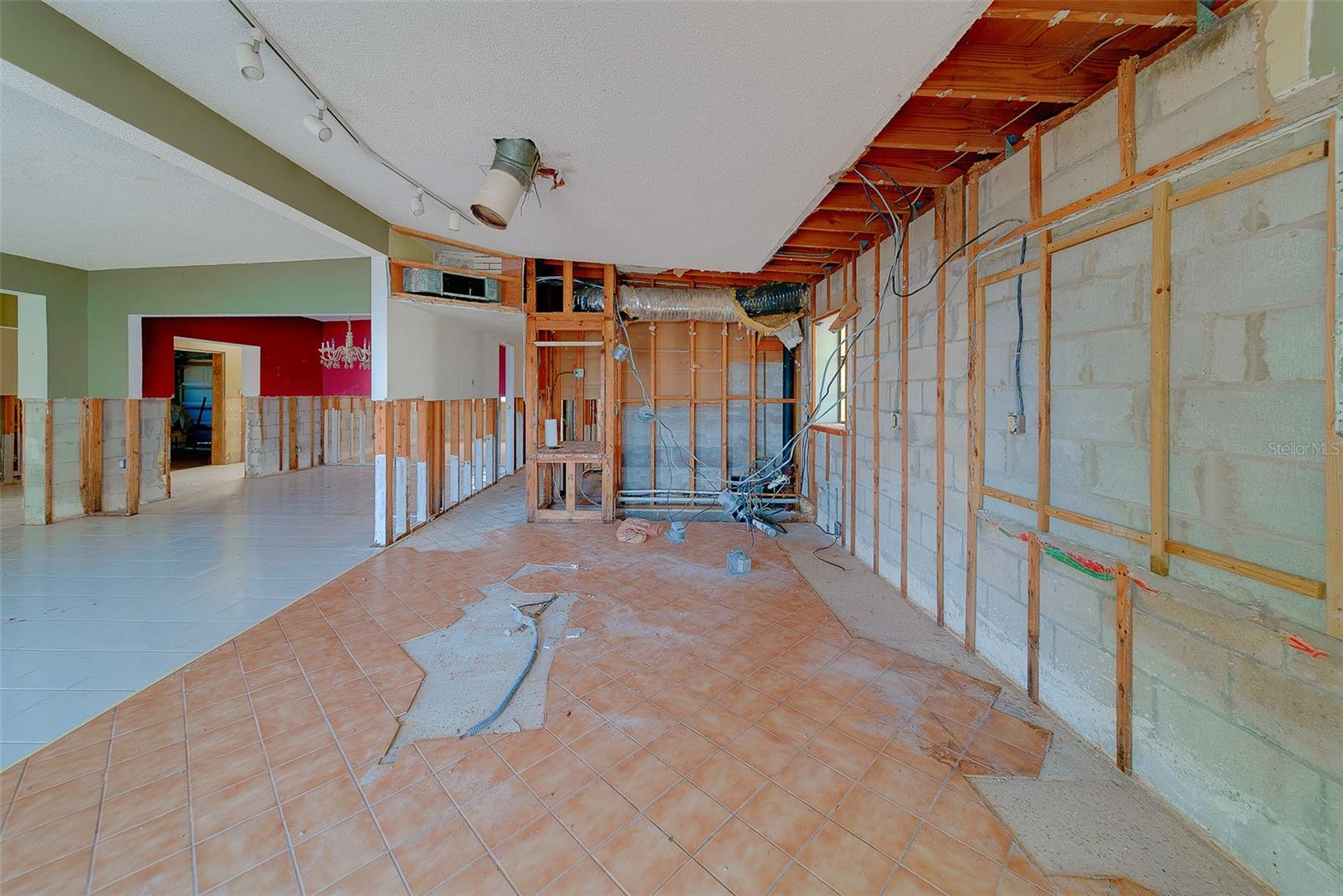 Image 20 of 38 For 6960 Shore Drive S